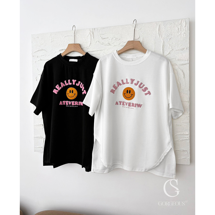 A131「太空⽴體團絨 TEE」