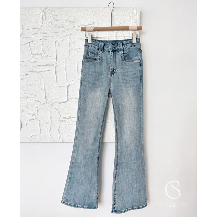 A152「連線款 1/2 涼感彈⼒喇叭褲」