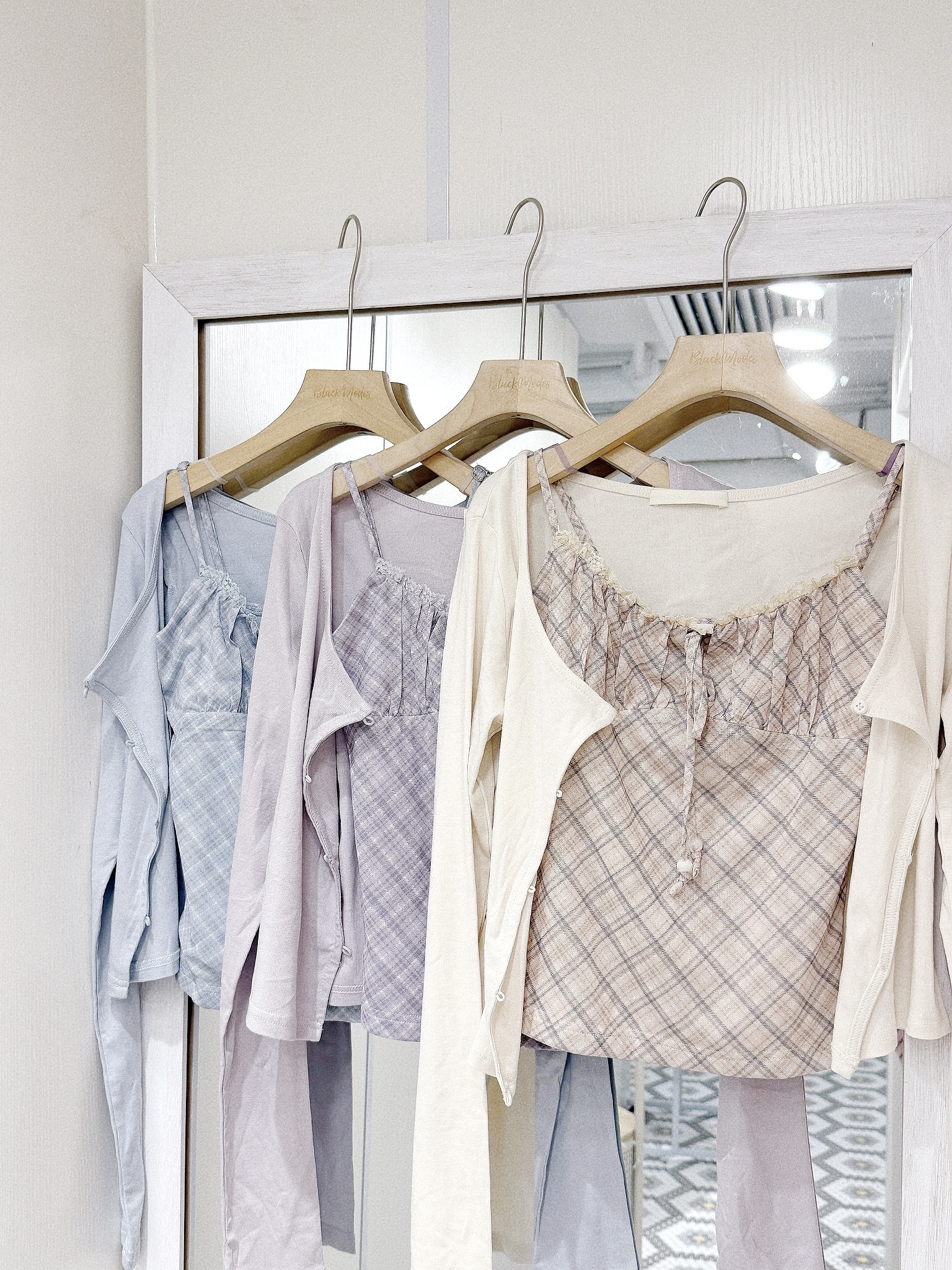 S0238｜超美少女系⋆˚࿔ 💜 𝜗𝜚˚ 夢幻感蕾絲格紋吊帶背心連長袖外套SET