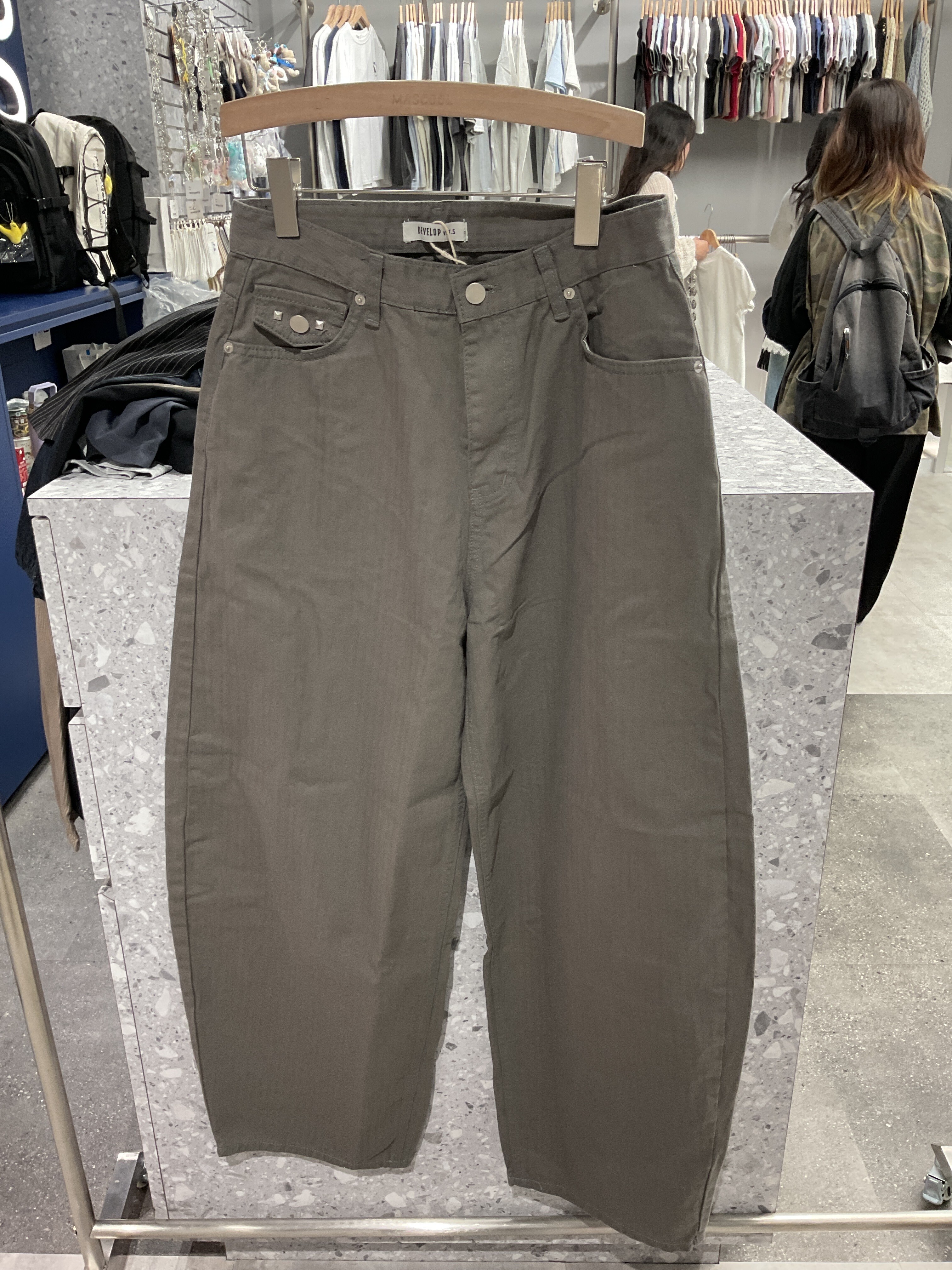 1464 鉚釘彎刀長褲