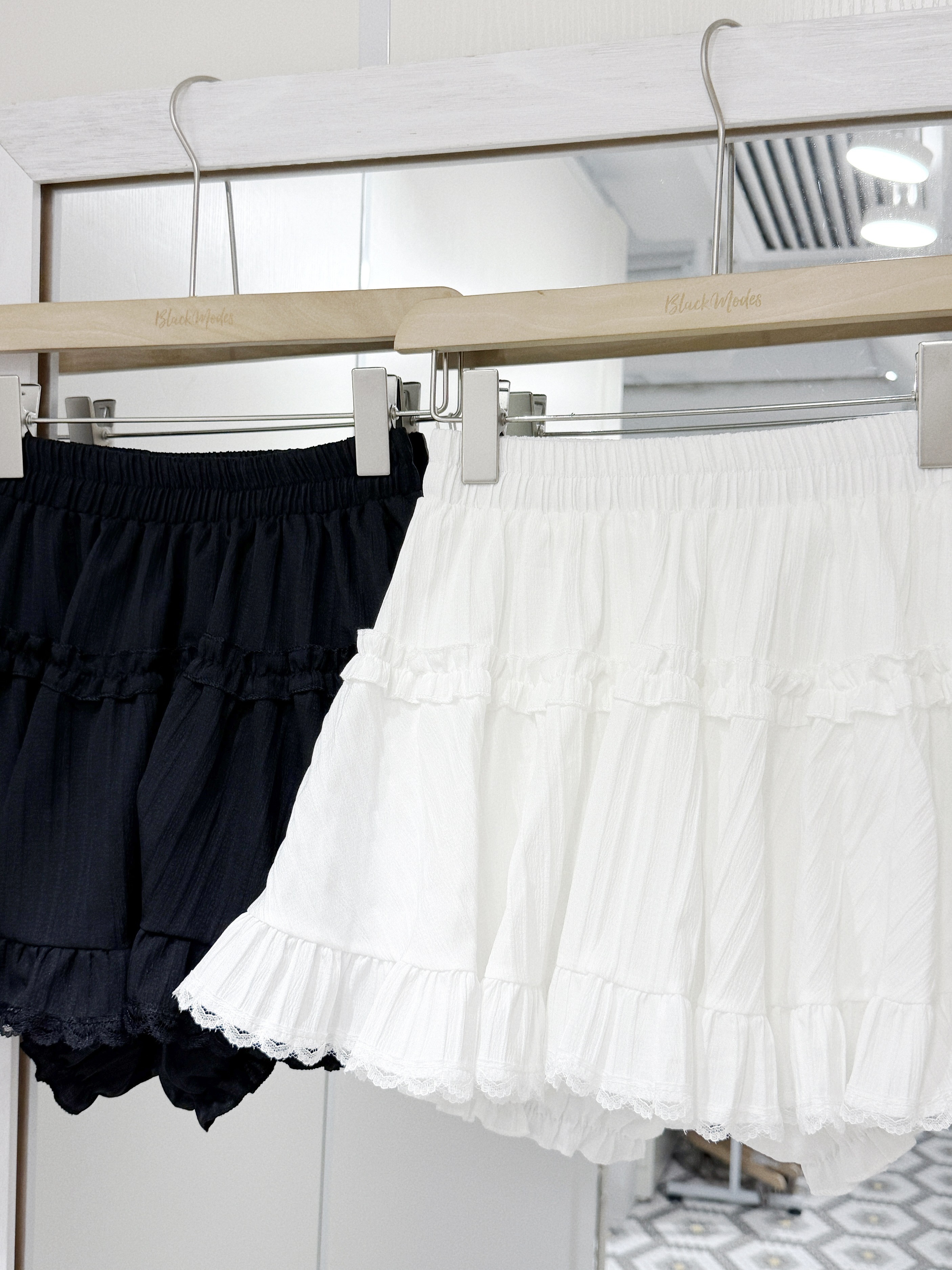 D0512｜甜酷可愛ruffle邊短裙 🐈‍⬛‧₊˚.