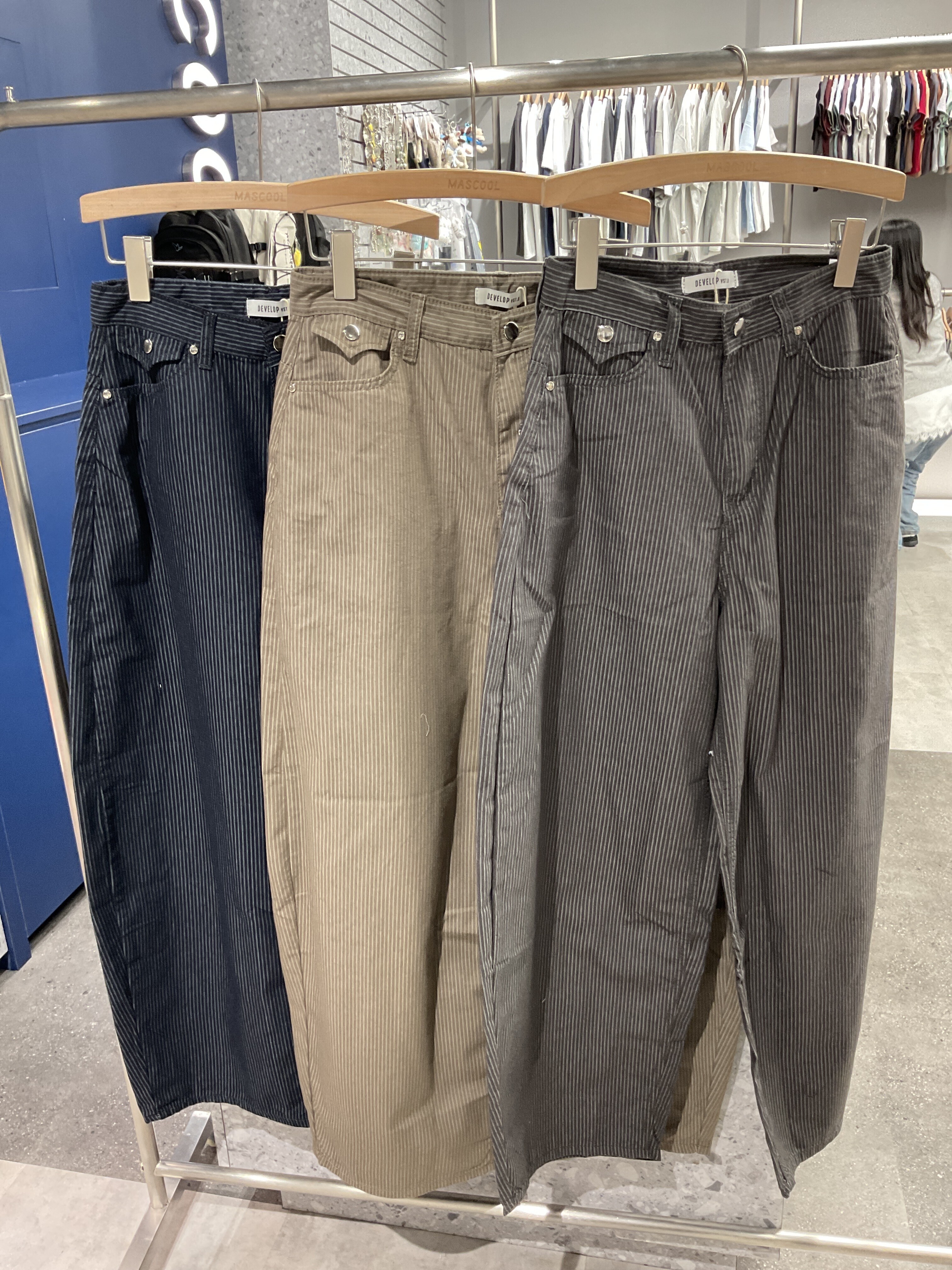 1710 直條紋彎刀長褲