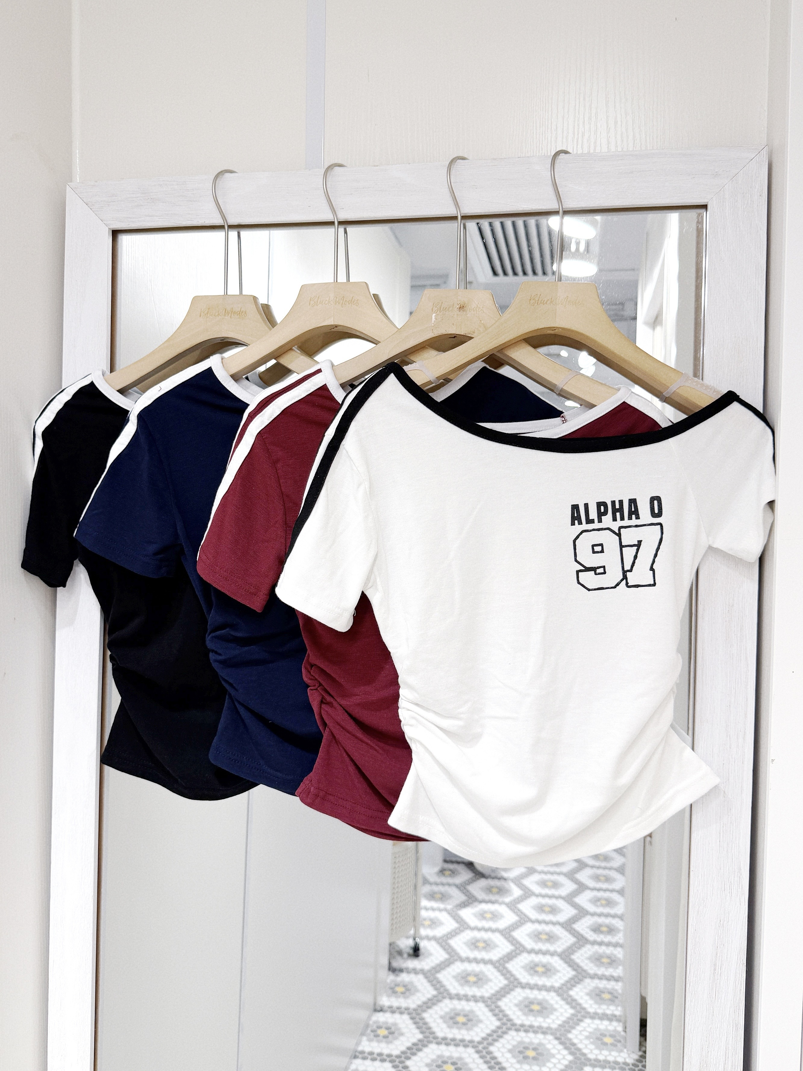 T1374｜歐美風斜肩ALPHA 0 97雙線修腰上衣 🇬🇧ೃ࿔⋆☕︎˖𓍢ִ♚