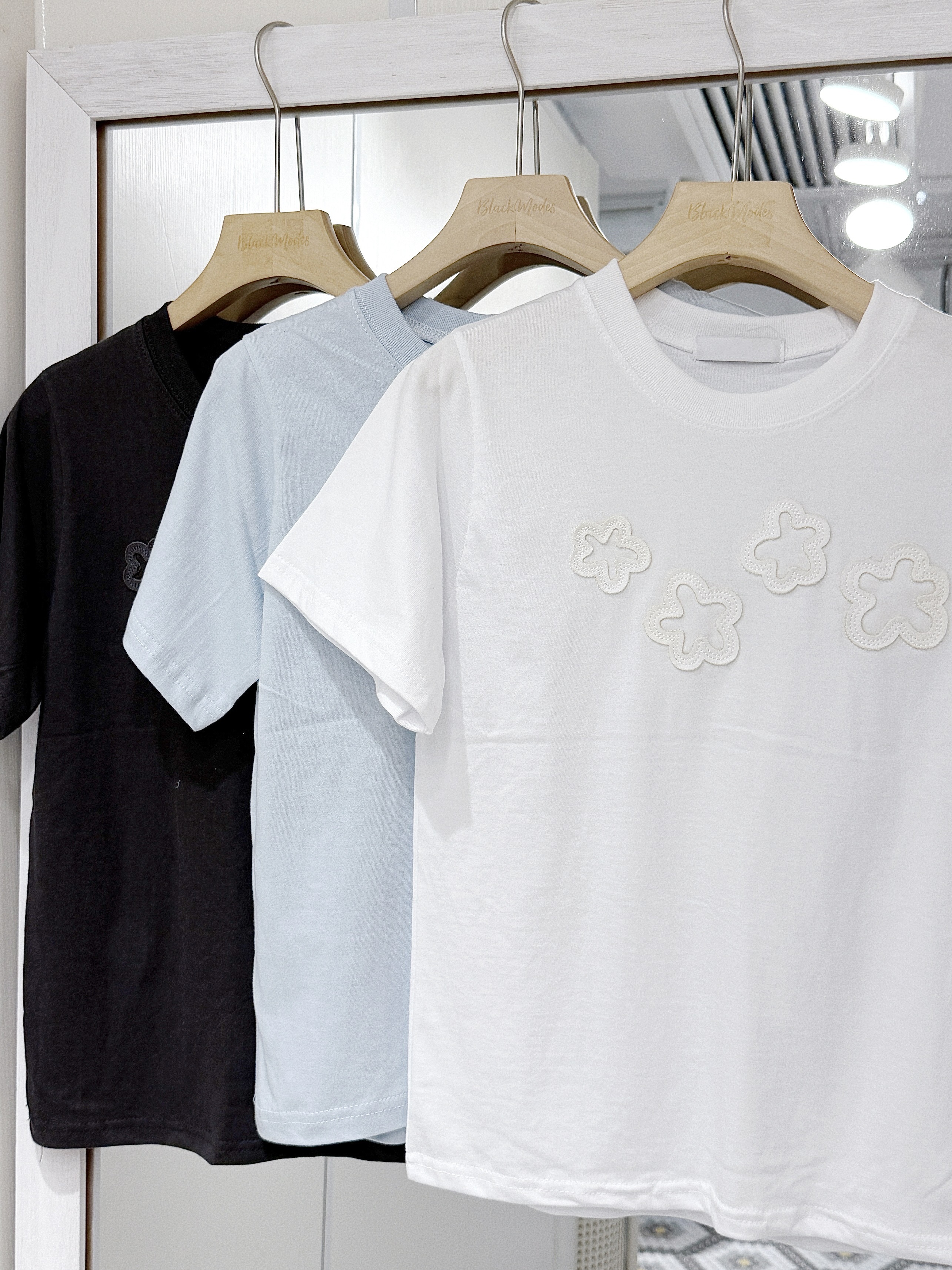 T1357｜5色入❀˖ ° 立體拼布4小花花短版TEE