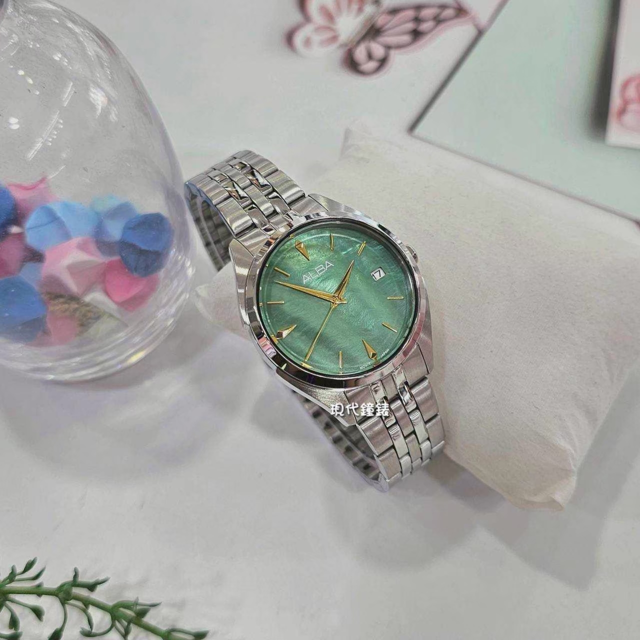 【ALBA 雅柏】CUTiE黛綠精靈 VJ32-X345G 28mm 現代鐘錶