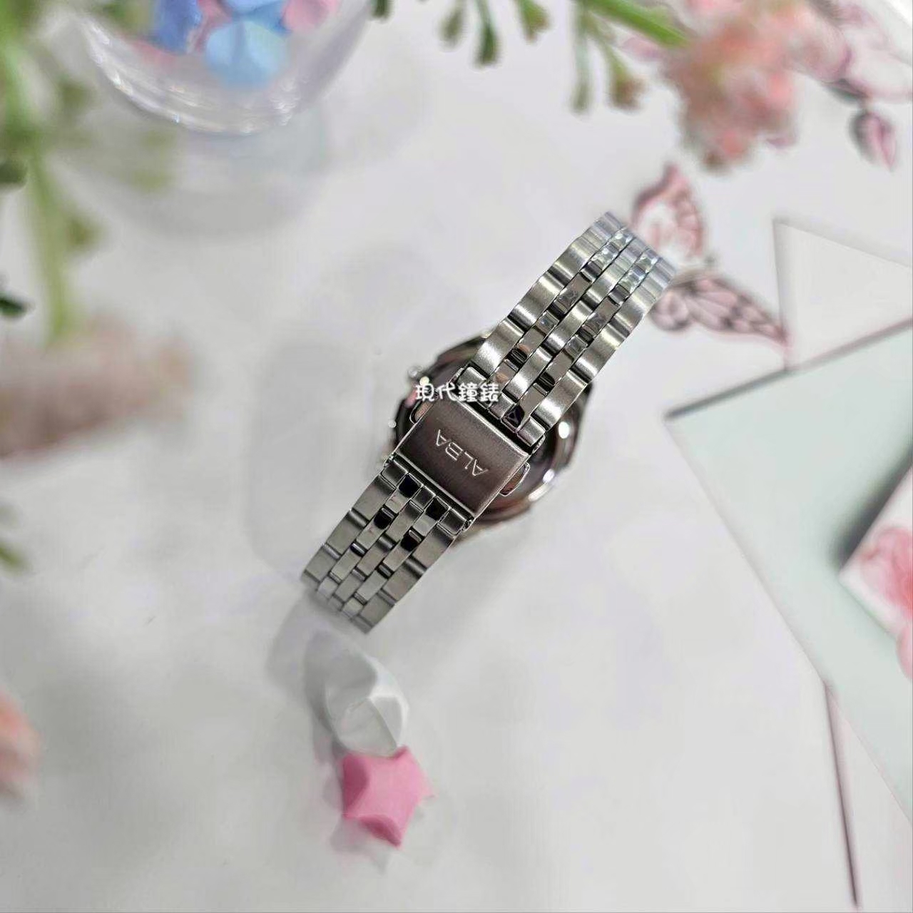 【ALBA 雅柏】CUTiE黛綠精靈 VJ32-X345G 28mm 現代鐘錶