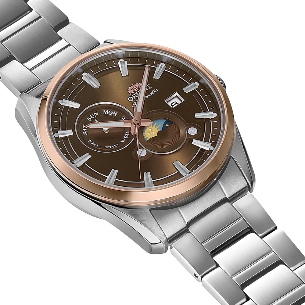 萬年鐘錶 - 東方錶  ORIENT  咖啡色面盤月象機械錶 RA-AK0313Y  錶徑 41.5mm