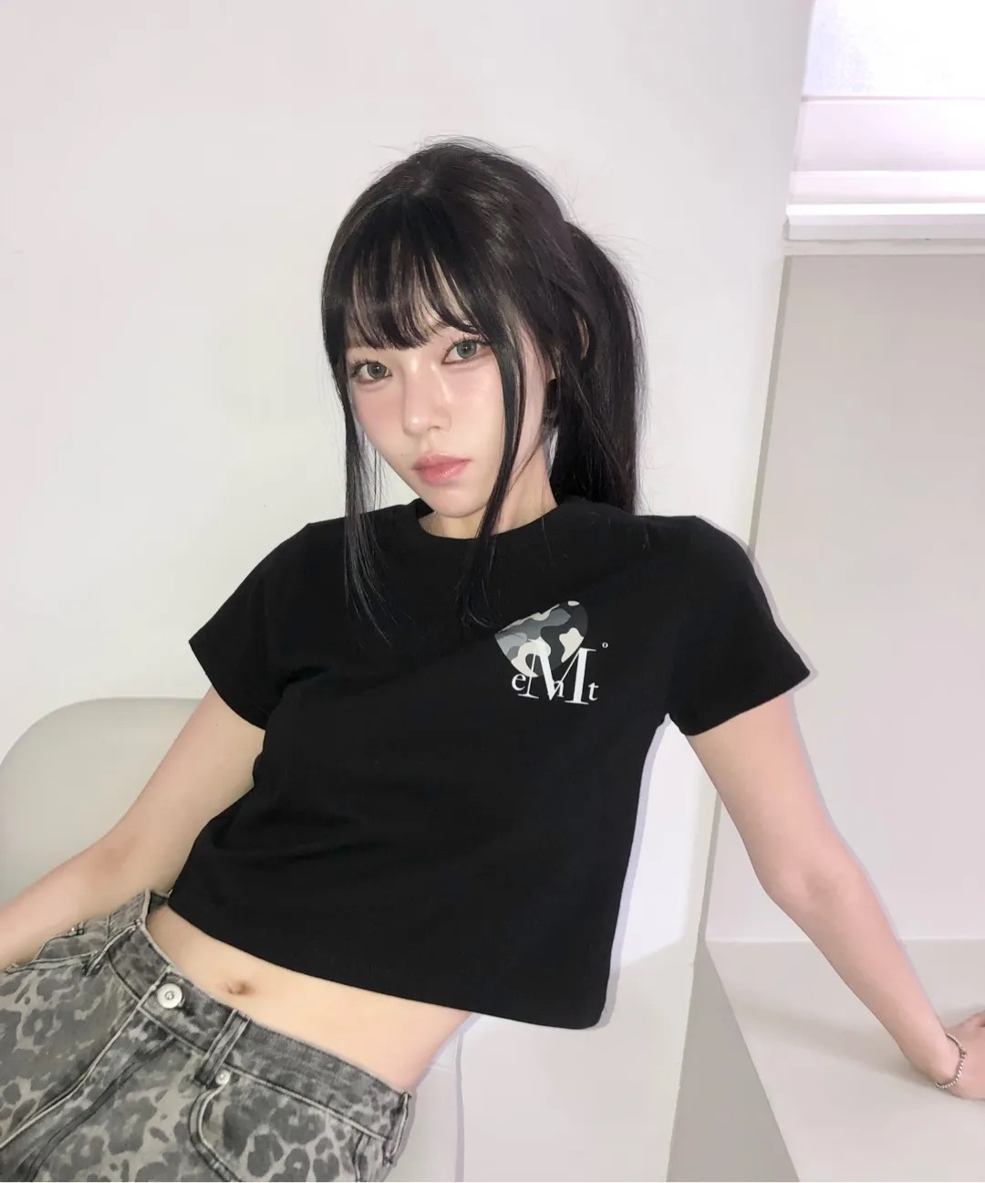 【3 Apr 截單！限時優惠預訂】韓國MUCENT CAVOO HEART CAMO SMALL LOGO HALF TEE（2色）