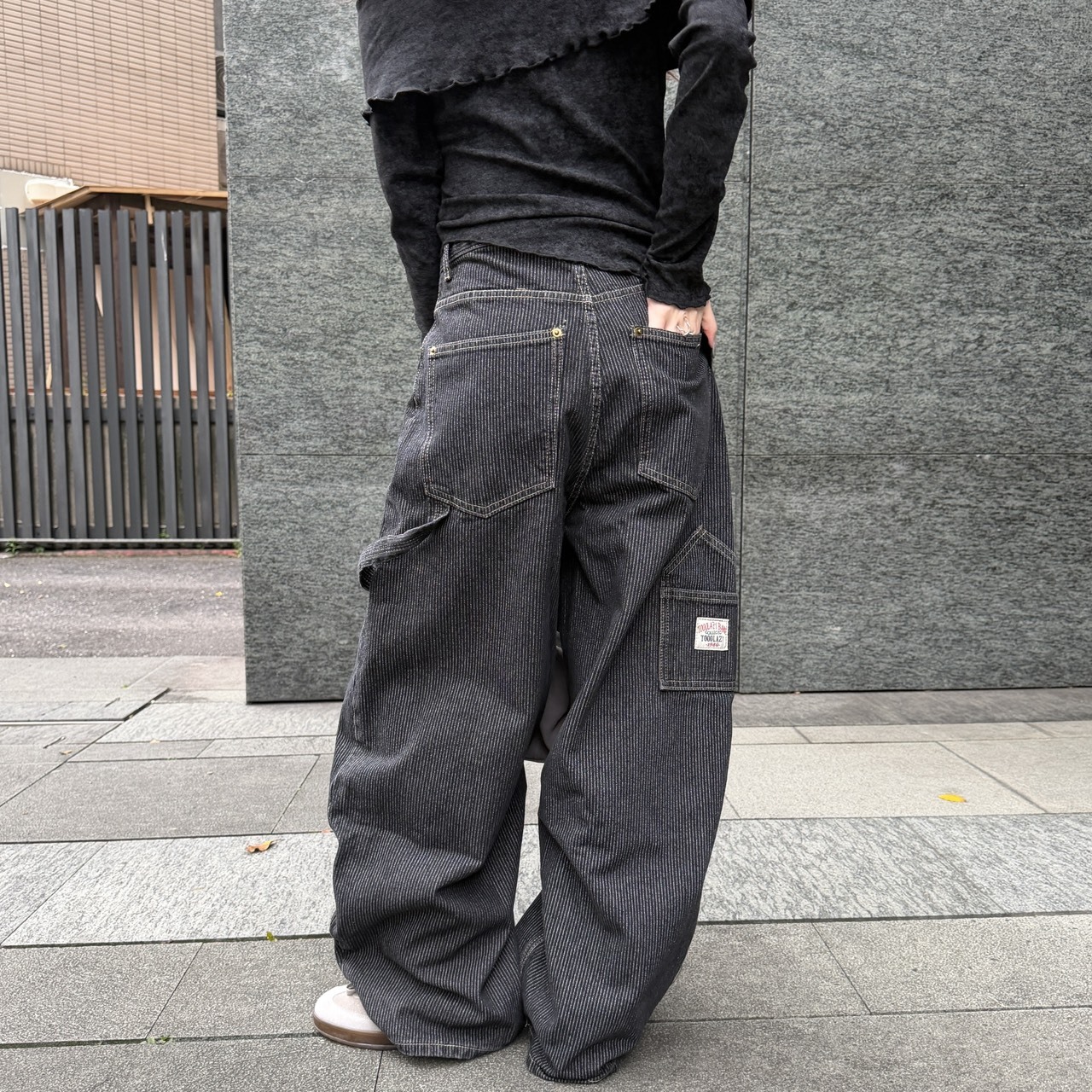 61886 質感黑條紋牛仔寬褲