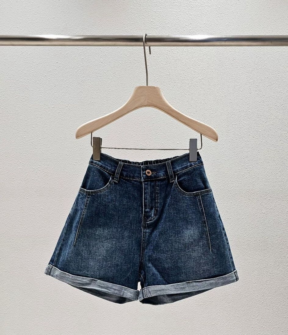 W34   橡根腰 26-32 HIP 41-50 長 15  $369  (一口價)