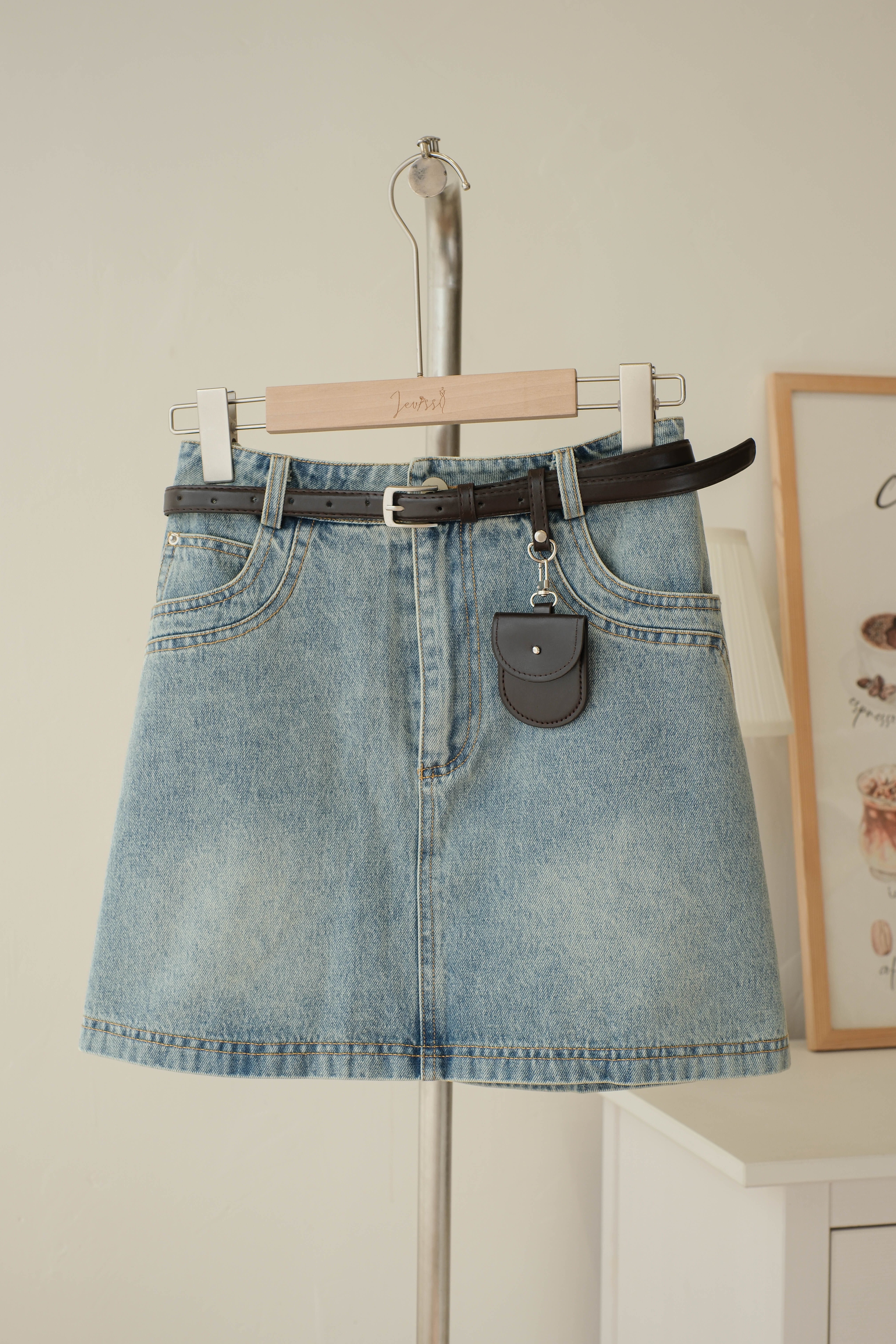 超百搭修形牛仔短裙(連腰帶) (米白/洗水藍) BT482