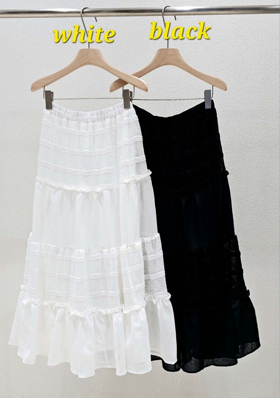 W53  橡筋裙 腰24-45 hip48-54 長 34.5 $419 (一口價)