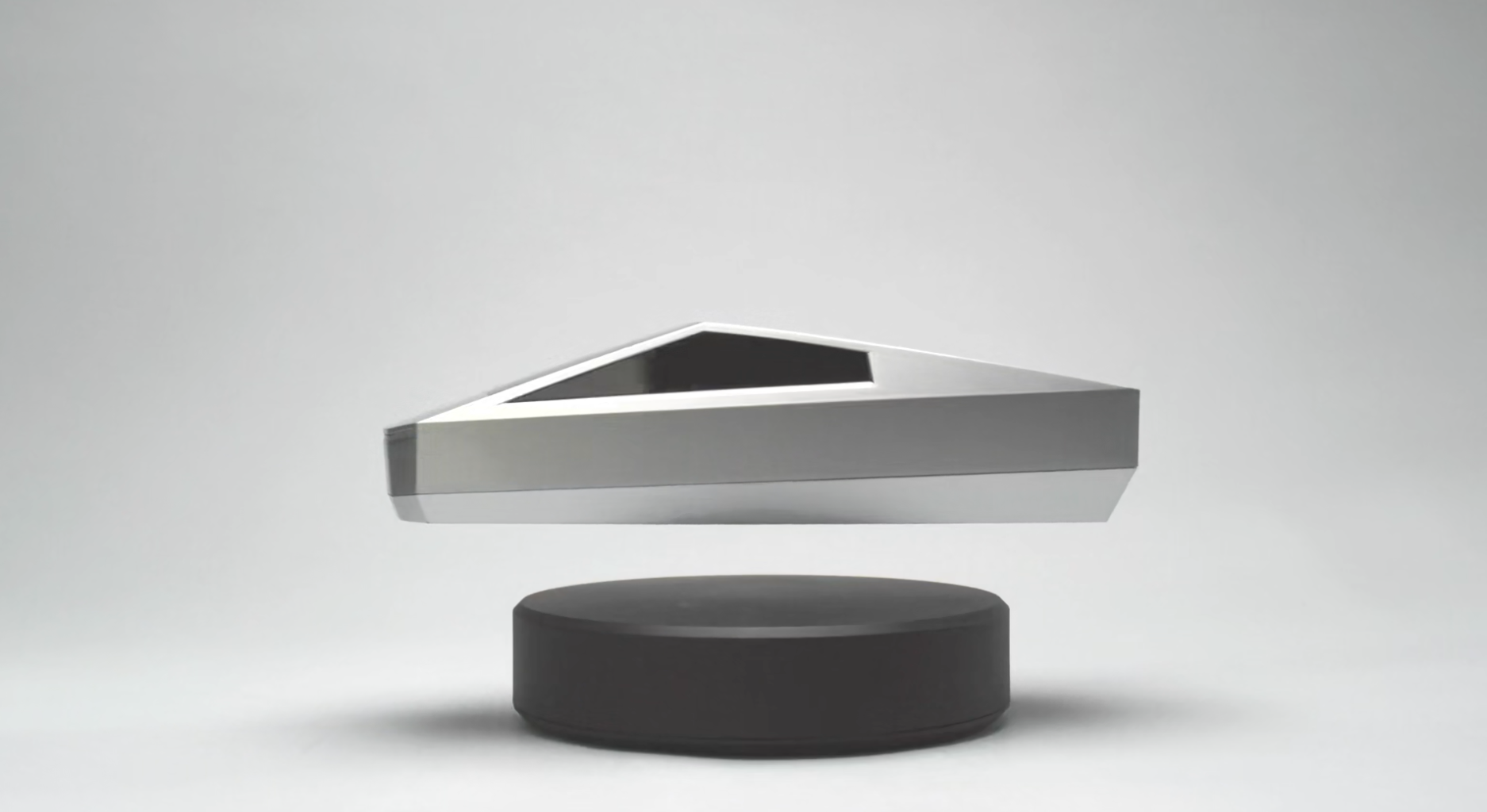 限量 1:24 懸浮 Cybertruck 模型