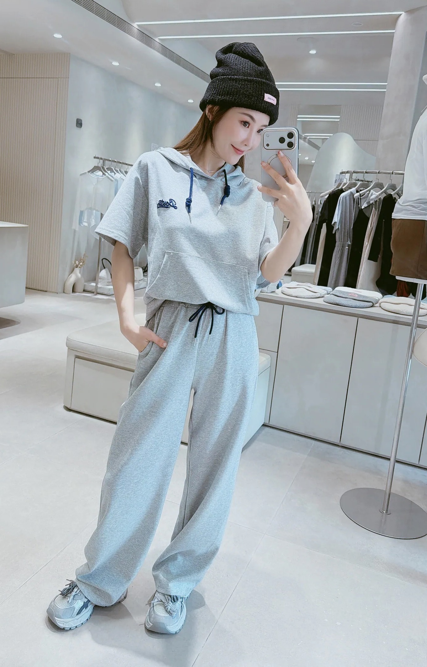 撞色刺繡大口袋連帽衣+長褲