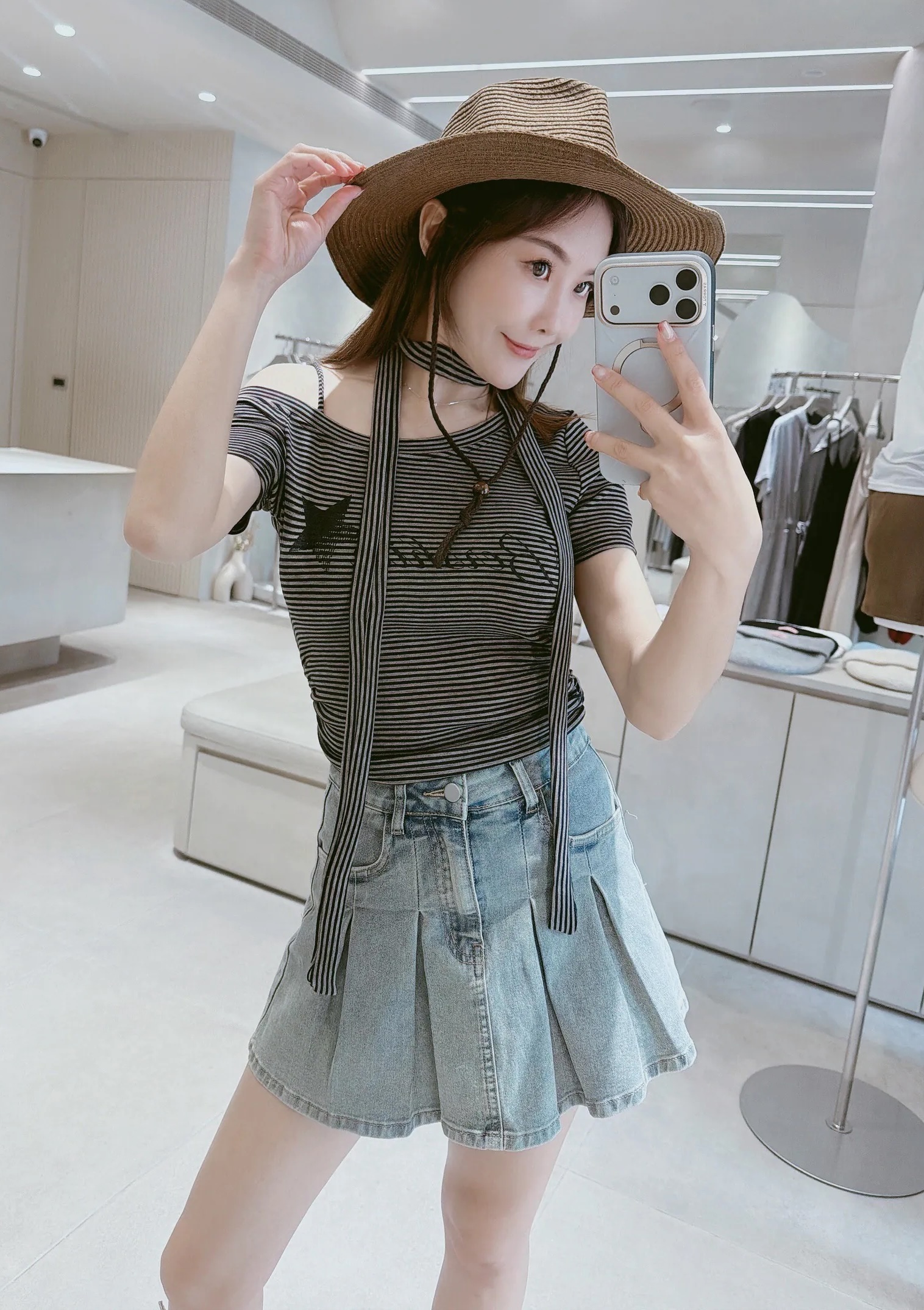 單斜肩字母星星條紋衣+圍脖