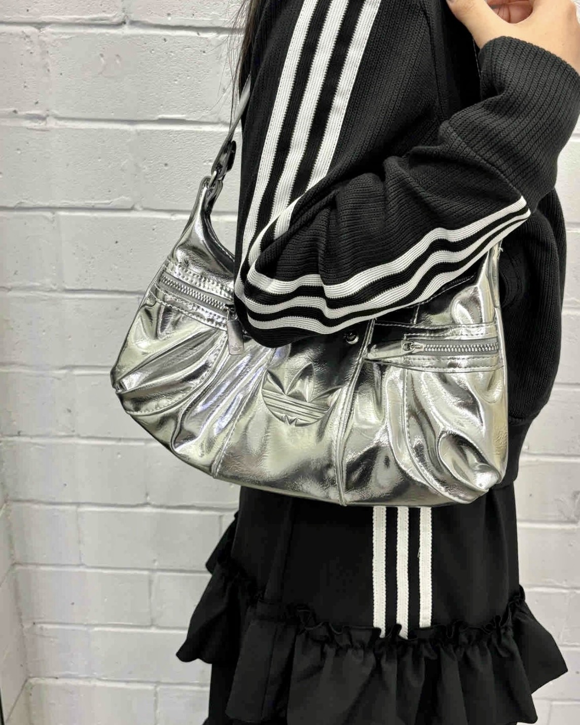 【預購】ADIDAS ORIGINALS 手提單肩包 銀色 KC2771