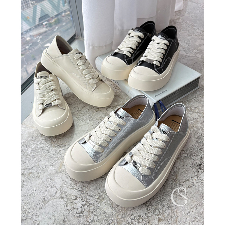 A05 「真皮輕量兩穿餅乾鞋」