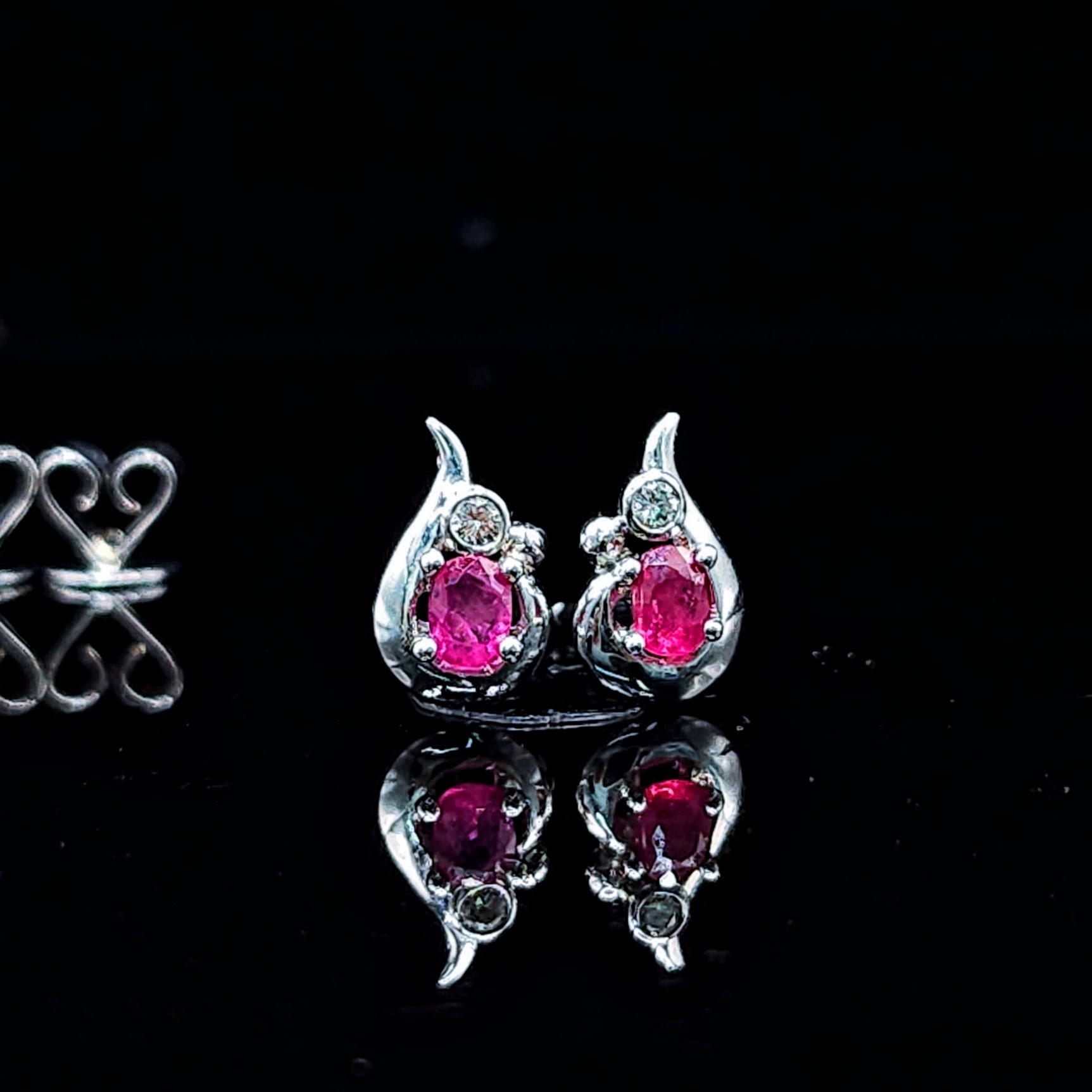 18K White Gold 0.35ct Ruby Diamond Drop Earrings