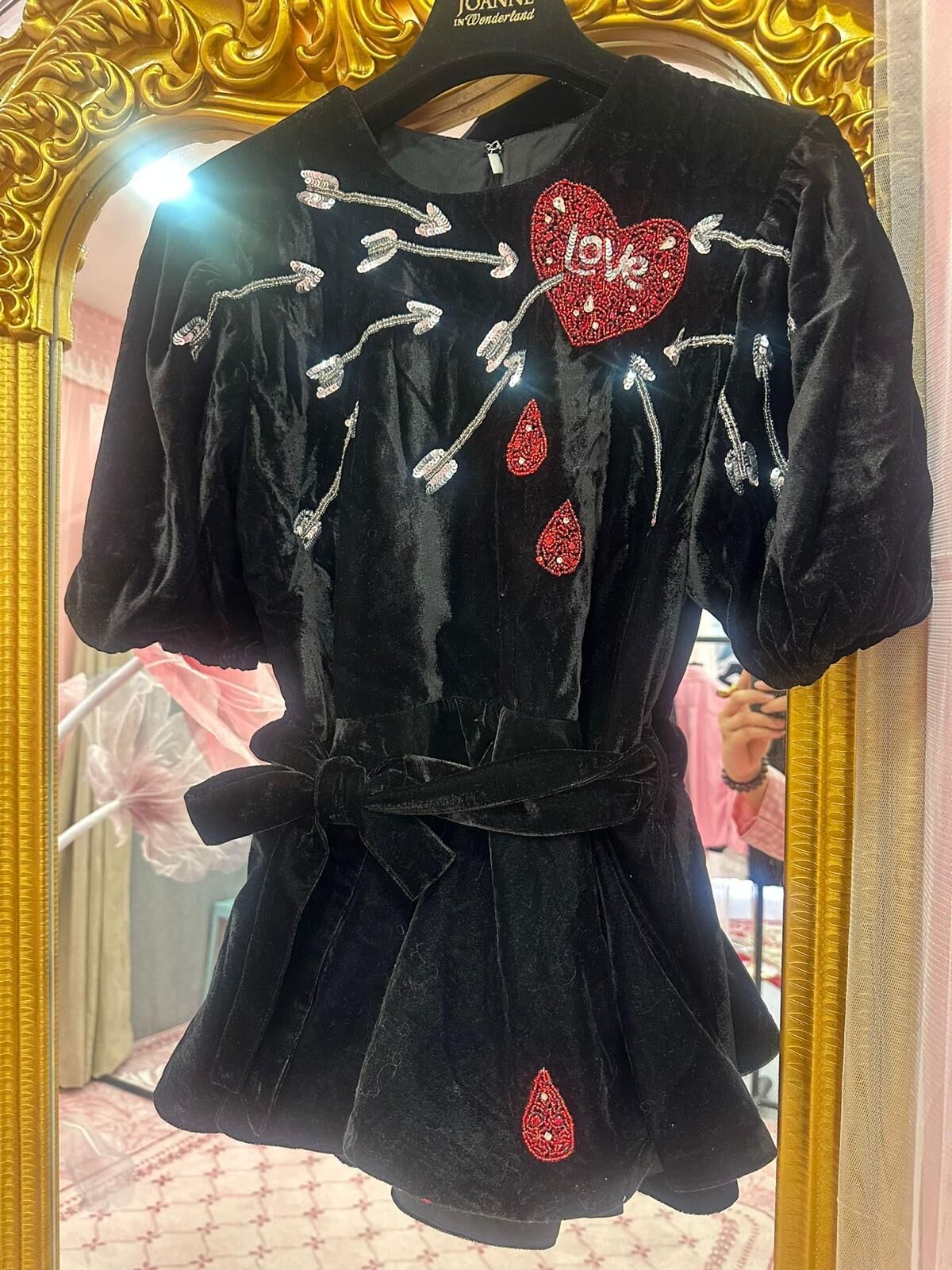 【OMZ x 頭飾專場 0407】 [ZV29] 紅心邱比特黑絲絨上衣