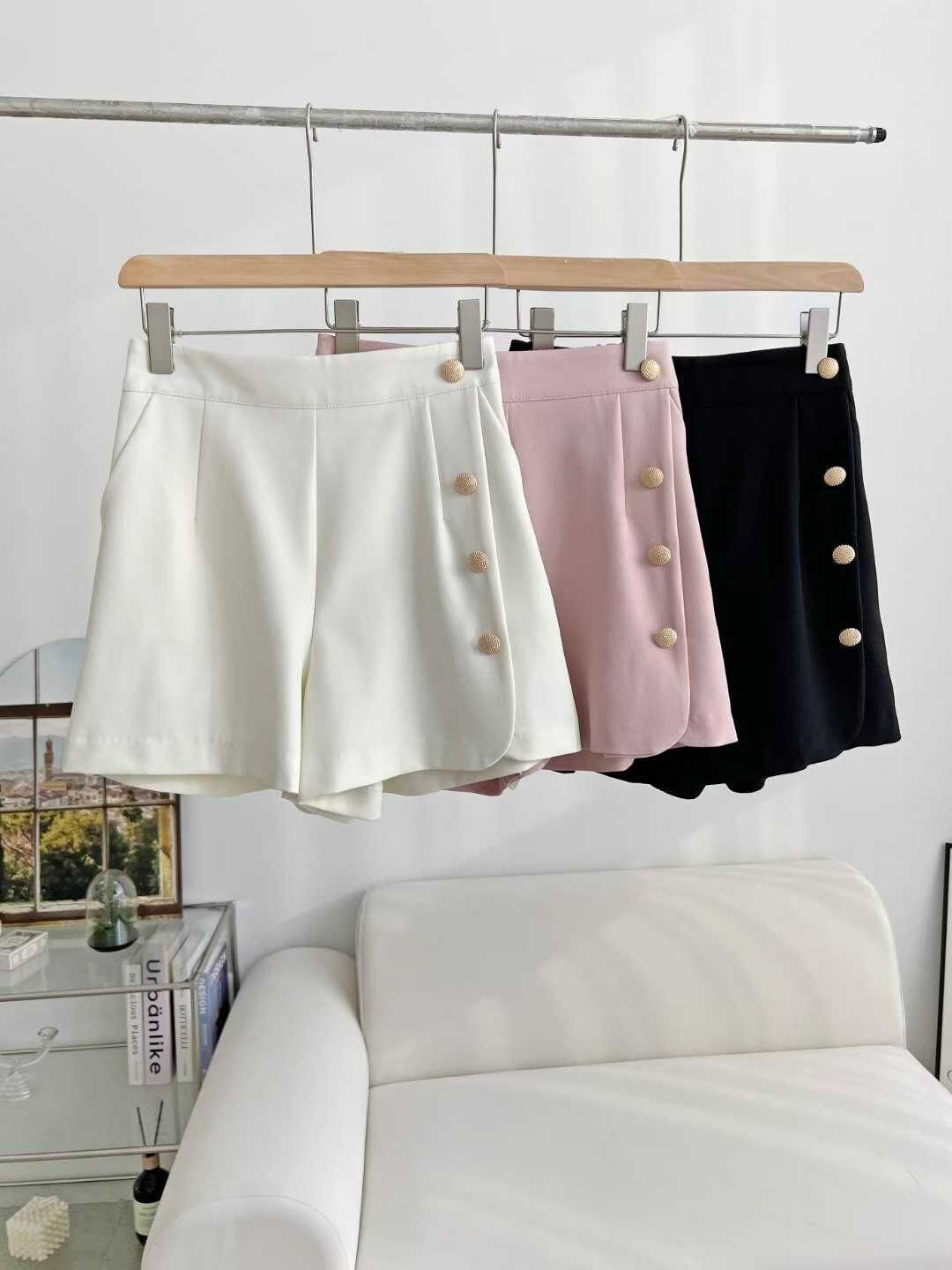 G05 腰26-32 HIP44 長15.5 $359 (一口價)