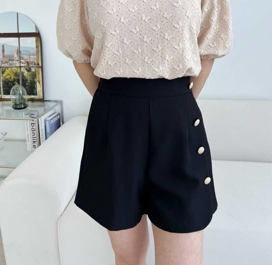 G05 腰26-32 HIP44 長15.5 $359 (一口價)