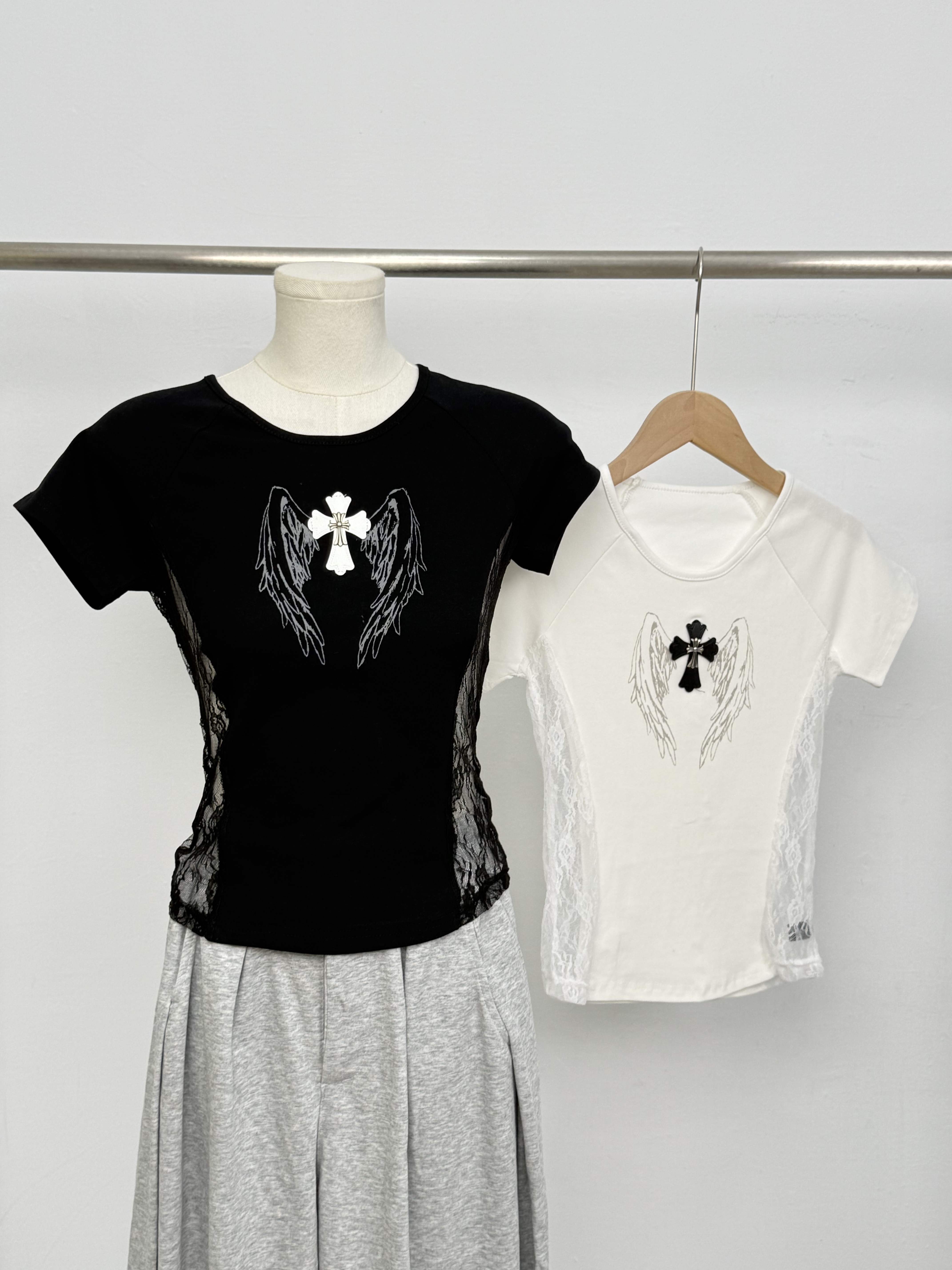 B67十字翅膀蕾絲側身上衣