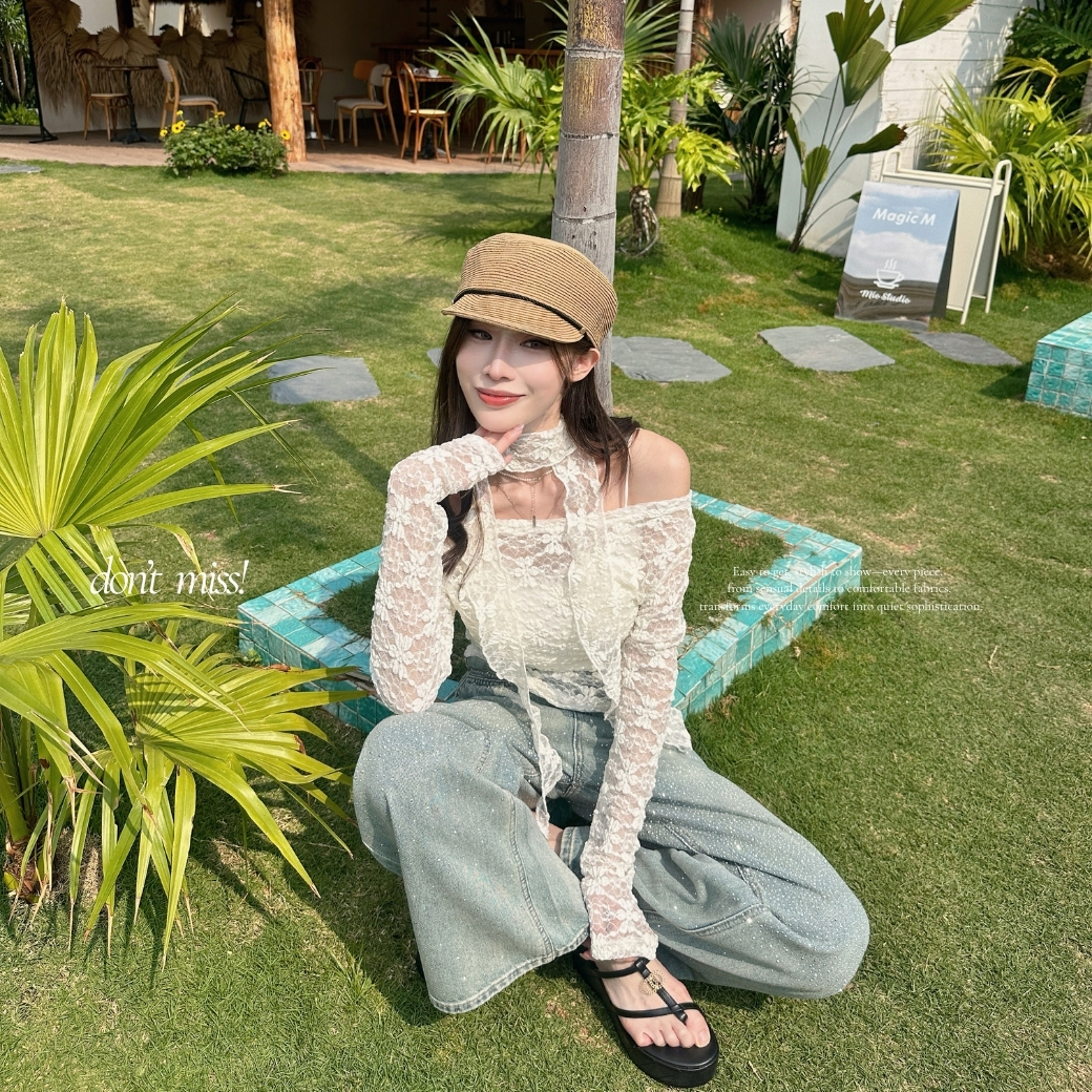 【設計感蕾絲浪漫】DOMISS法式掛脖透膚上衣-2色 露肩上衣 性感必收(現+預)