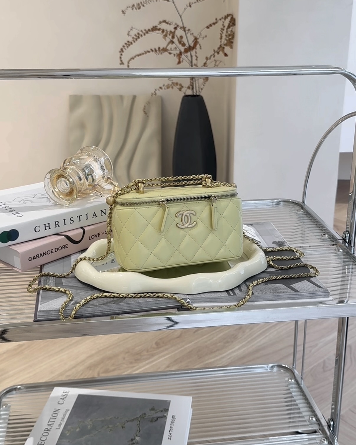 CHANEL｜雙金珠長盒子 小雞黃