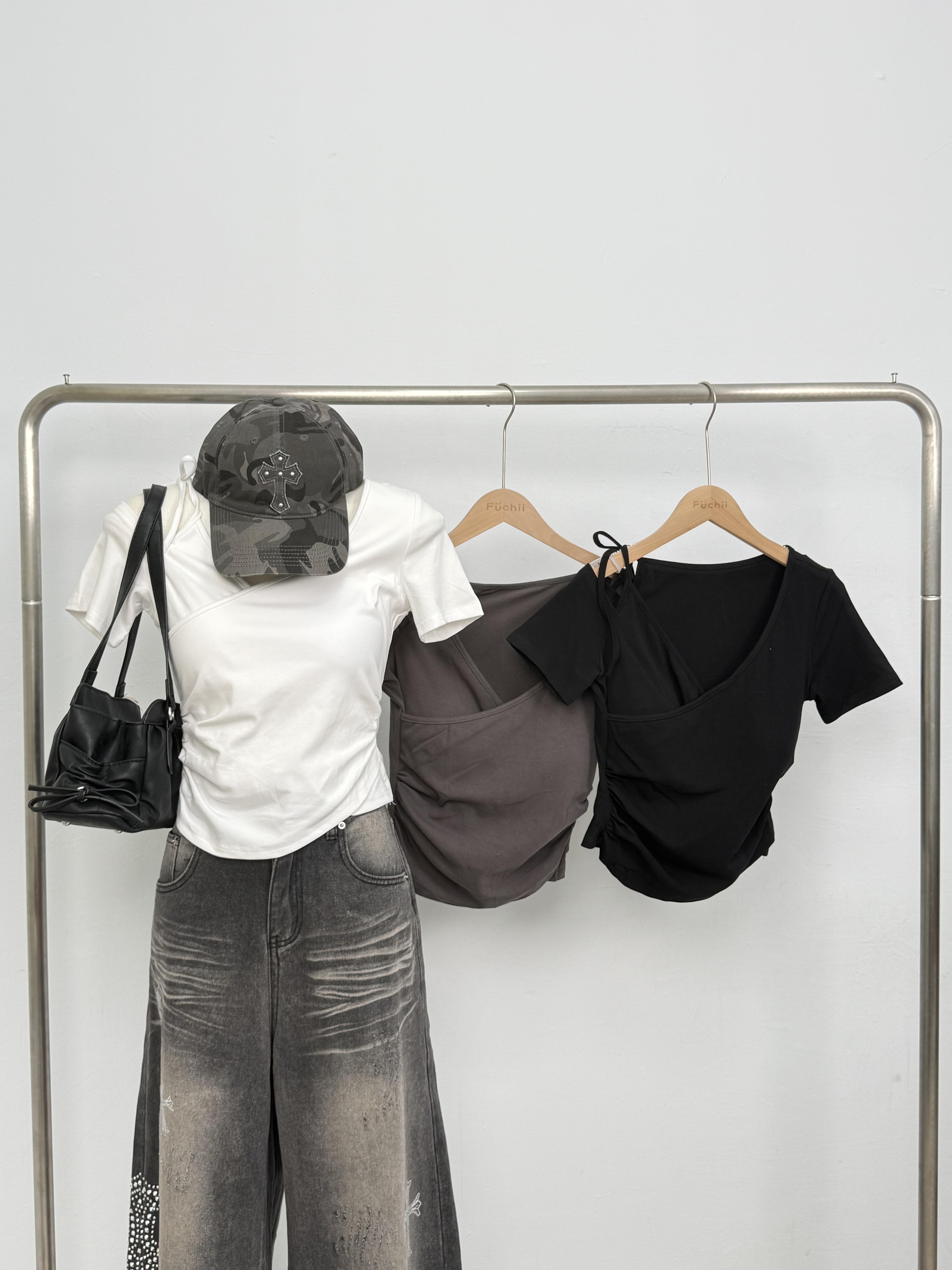 NEW 前交叉兩側抓皺罩杯上衣