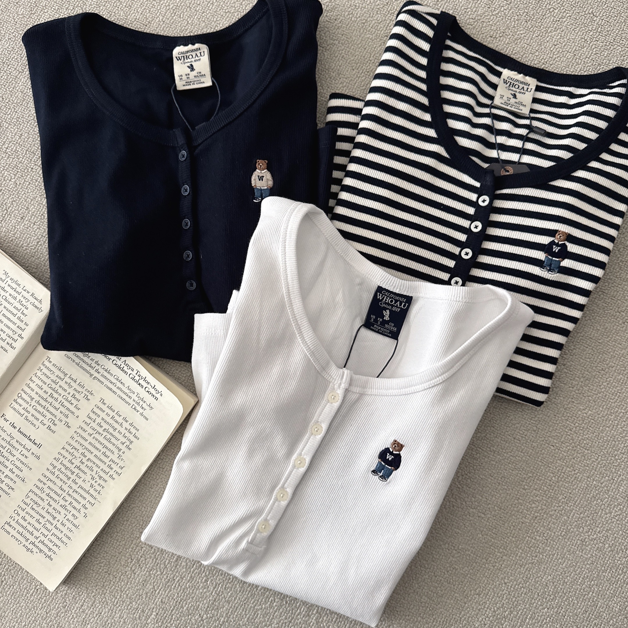 （現貨）韓牌 who a u 刺繡小熊 亨利領 短T WHRAG2452F