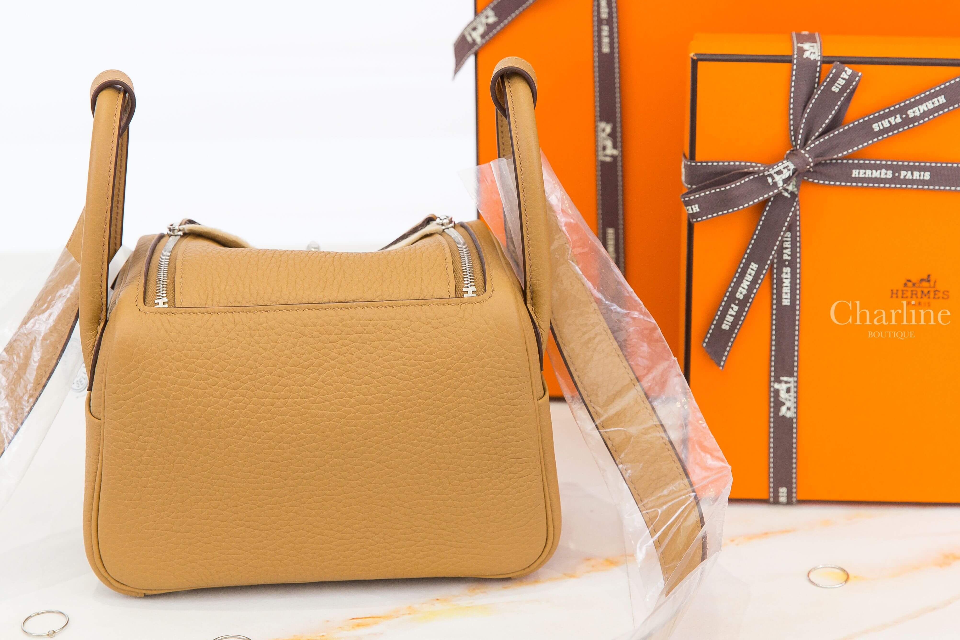 Hermès Lindy Mini II 4B Biscuit Taurillon Clemence 餅乾色銀釦-Charline Boutique 精品代購
