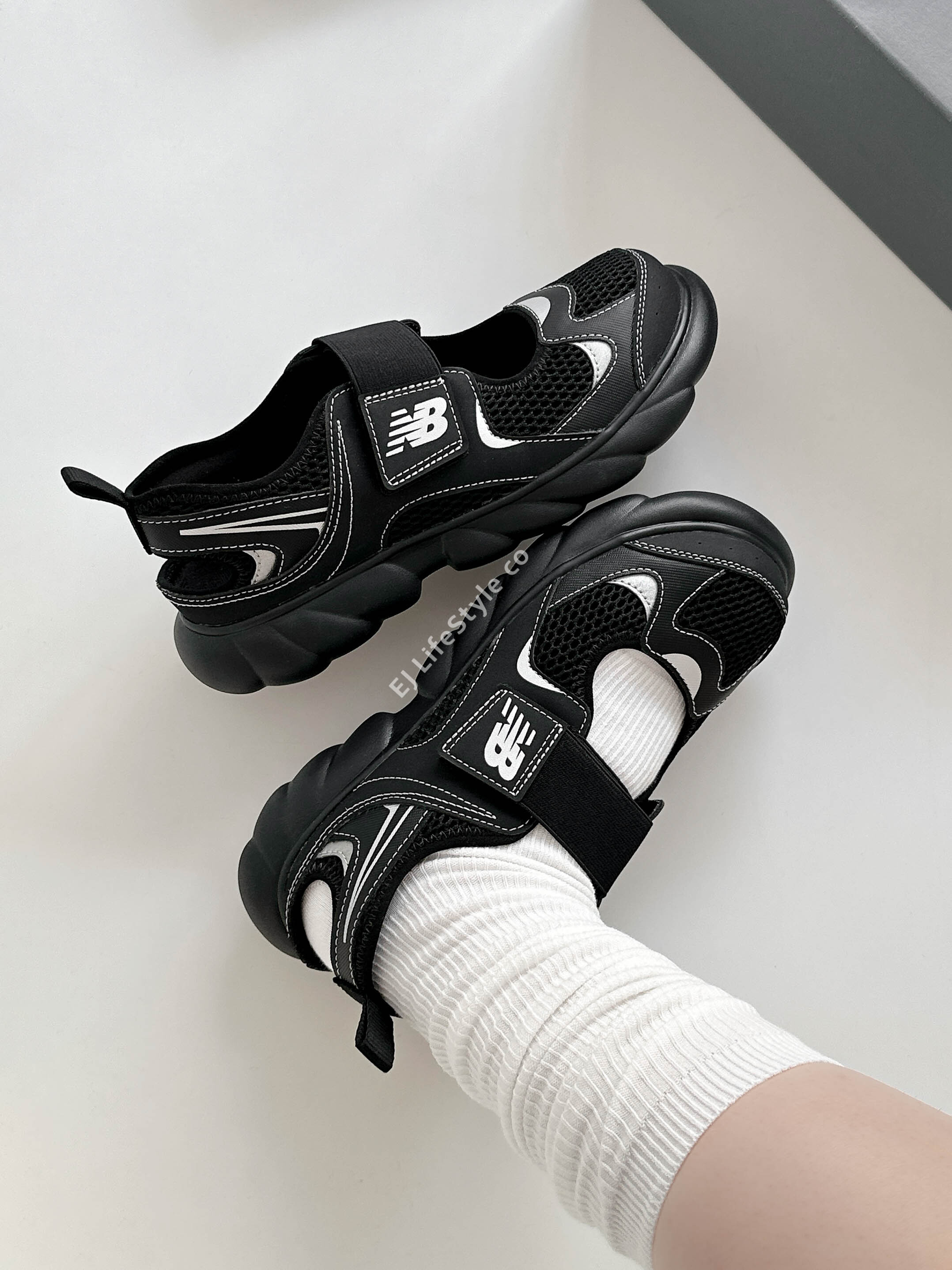 NEW BALANCE 230 Hook and Loop 包頭涼鞋黑銀全黑透氣中大童G23022S