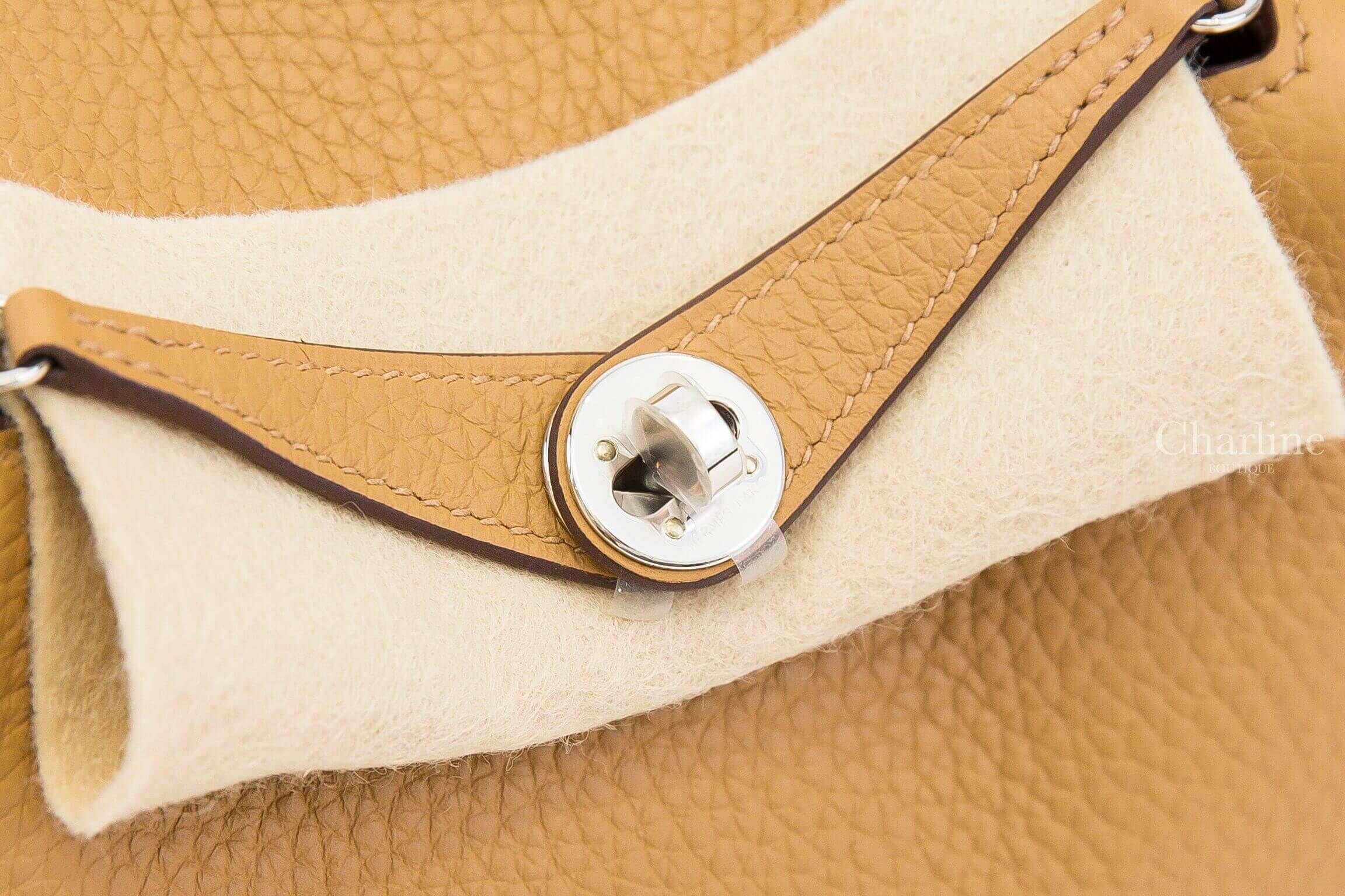 Hermès Lindy Mini II 4B Biscuit Taurillon Clemence 餅乾色銀釦