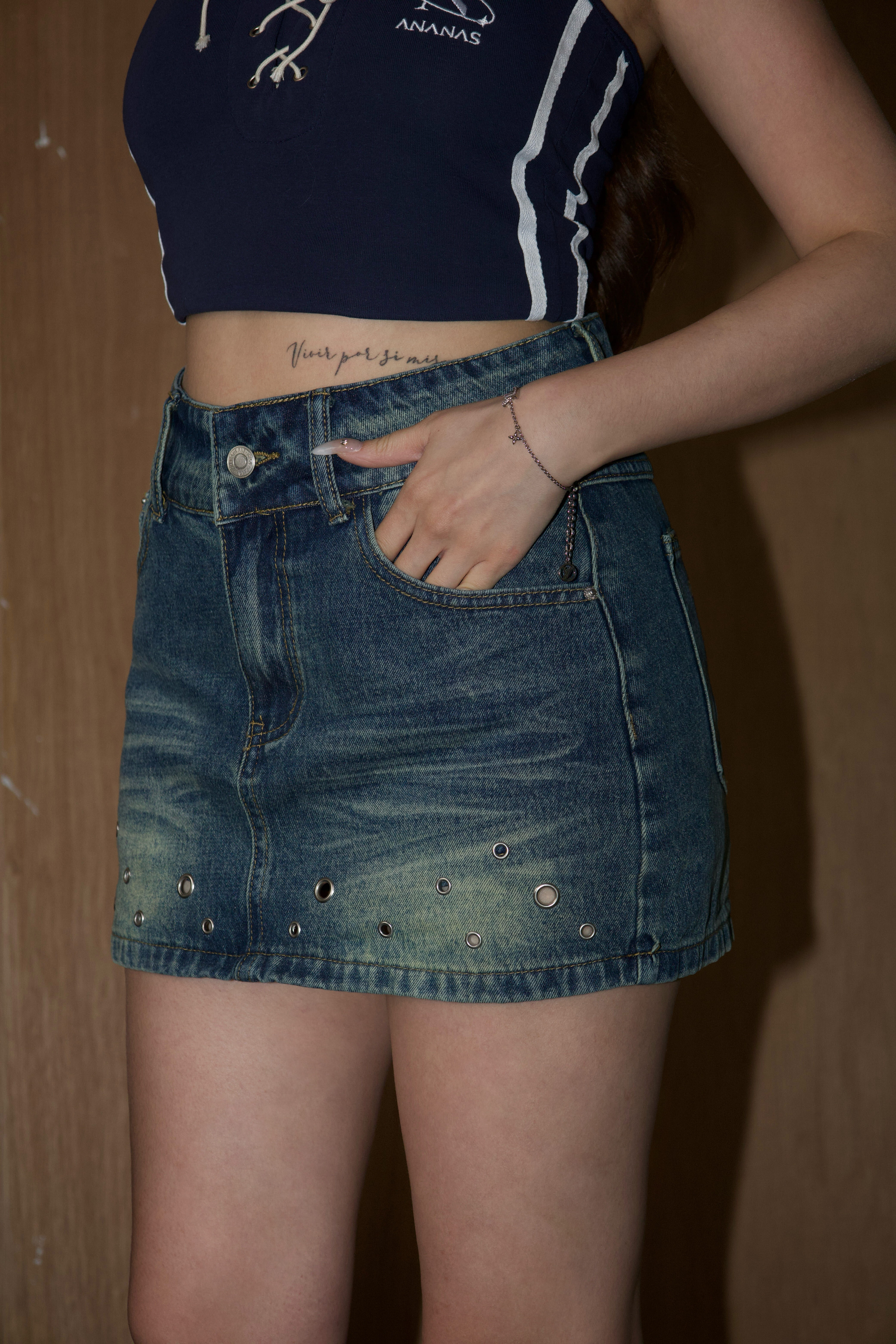 [ Ananas自訂款✨ ] 刷色不對稱雞眼釦牛仔裙