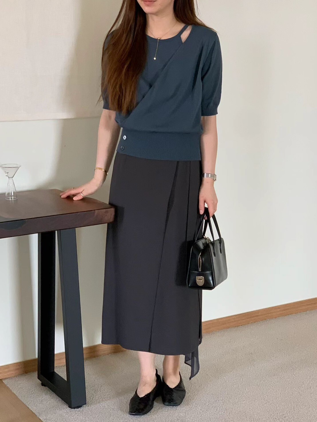 同色系假兩件造型V領縮腰排釦上衣 / 3色