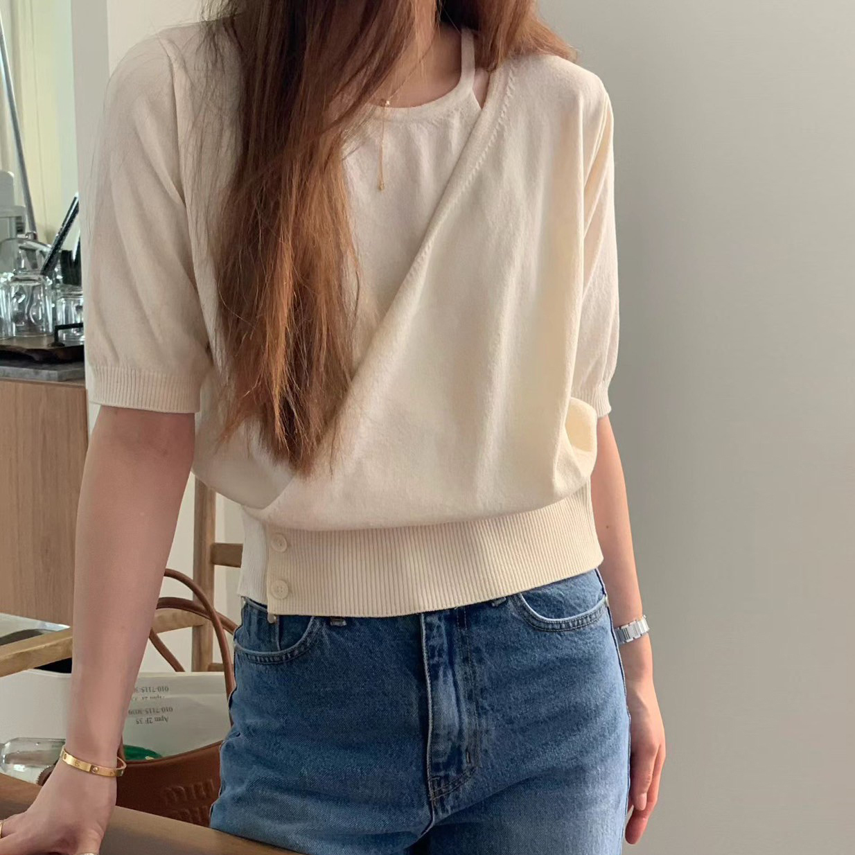 同色系假兩件造型V領縮腰排釦上衣 / 3色