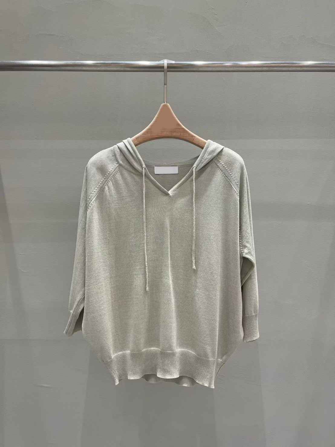 慵懶可愛連帽造型兩側織紋上衣 / 3色