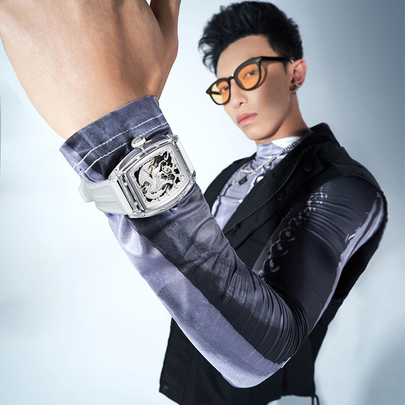 【Mark Fairwhale 馬克菲爾】6900 白澤系列 透明 酒桶型 簍空 夜光 矽膠 機械 手錶