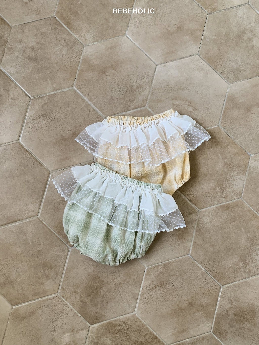 正韓夏bebeholic 嫩嬰大方格蕾絲包屁褲