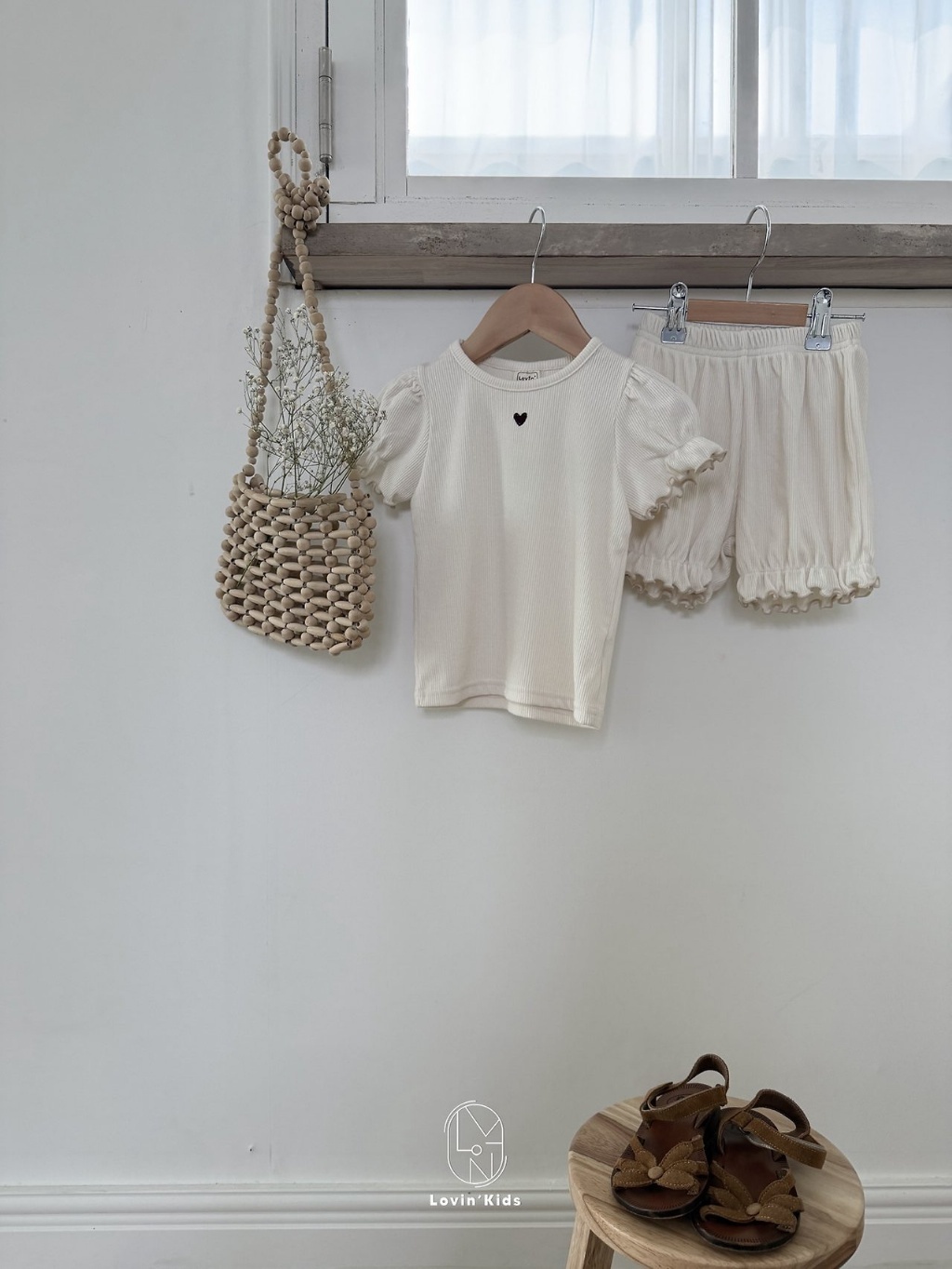 正韓夏LoVin 兩色刺繡愛心上衣