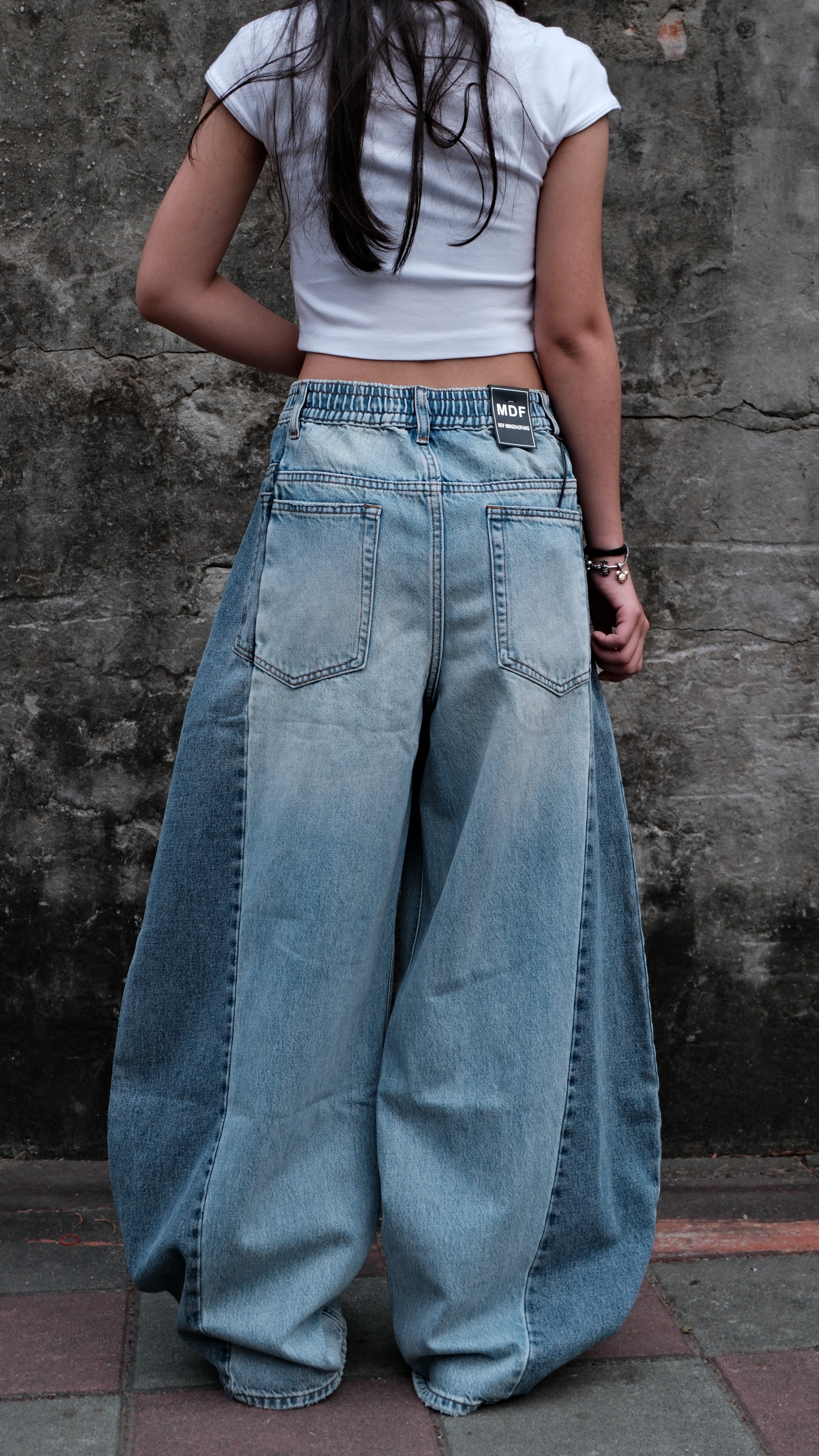 水洗雙刷色彎刀褲 180014