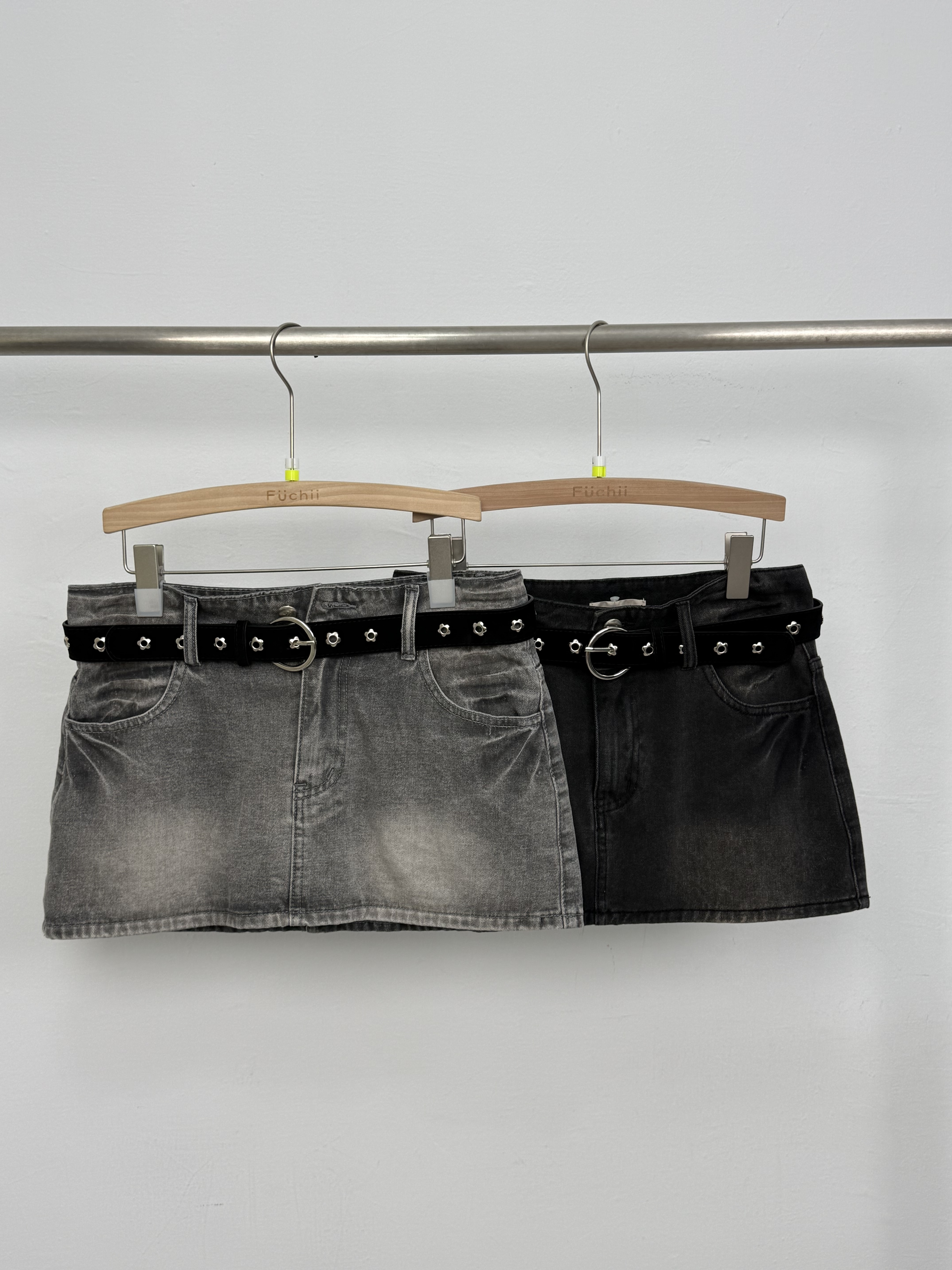 B56美式復古刷色牛仔A字裙(附皮帶)