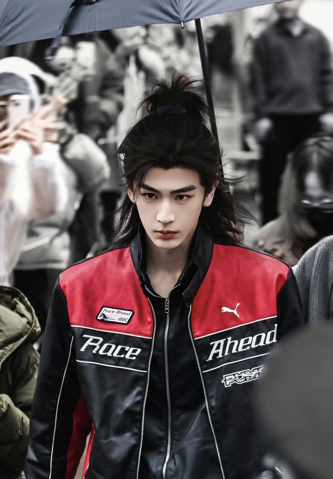 < 張凌赫片場同款> Puma Race Ahead RU JACKET CNY馬年限定 賽車風 立領 皮革 夾克 外套 黑紅皮外套 張凌赫同款 63603101