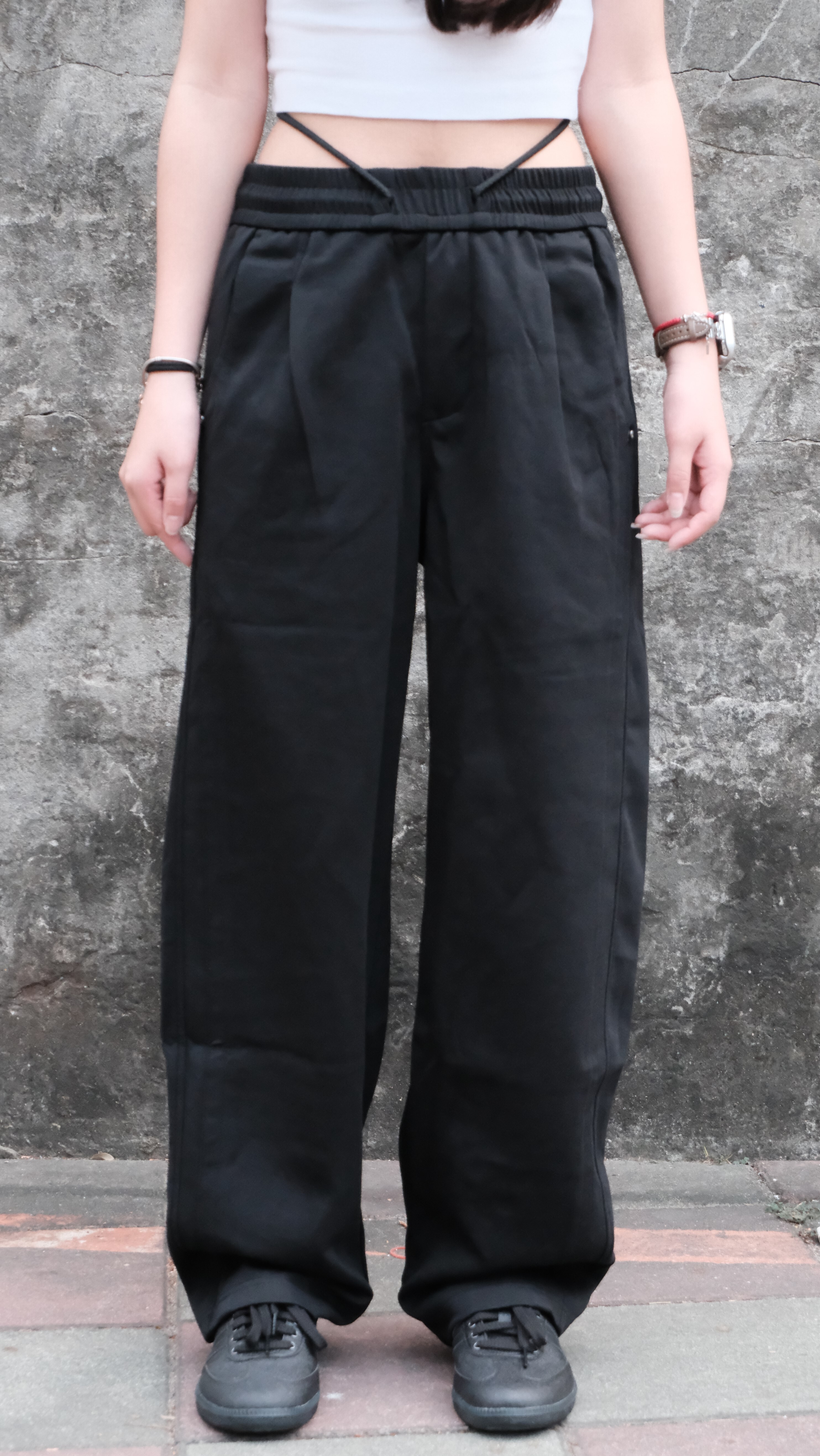 抽繩側背剪裁落地棉長褲 8125