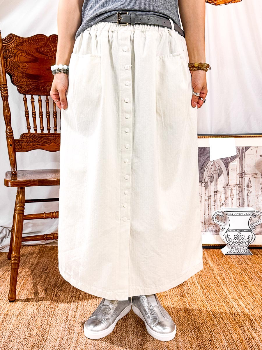 【3/4-7/4限時優惠】【3-7/4滿$1000送禮物】橡根腰．前釘鈕．暗直紋扯布料半截裙 (有袋)