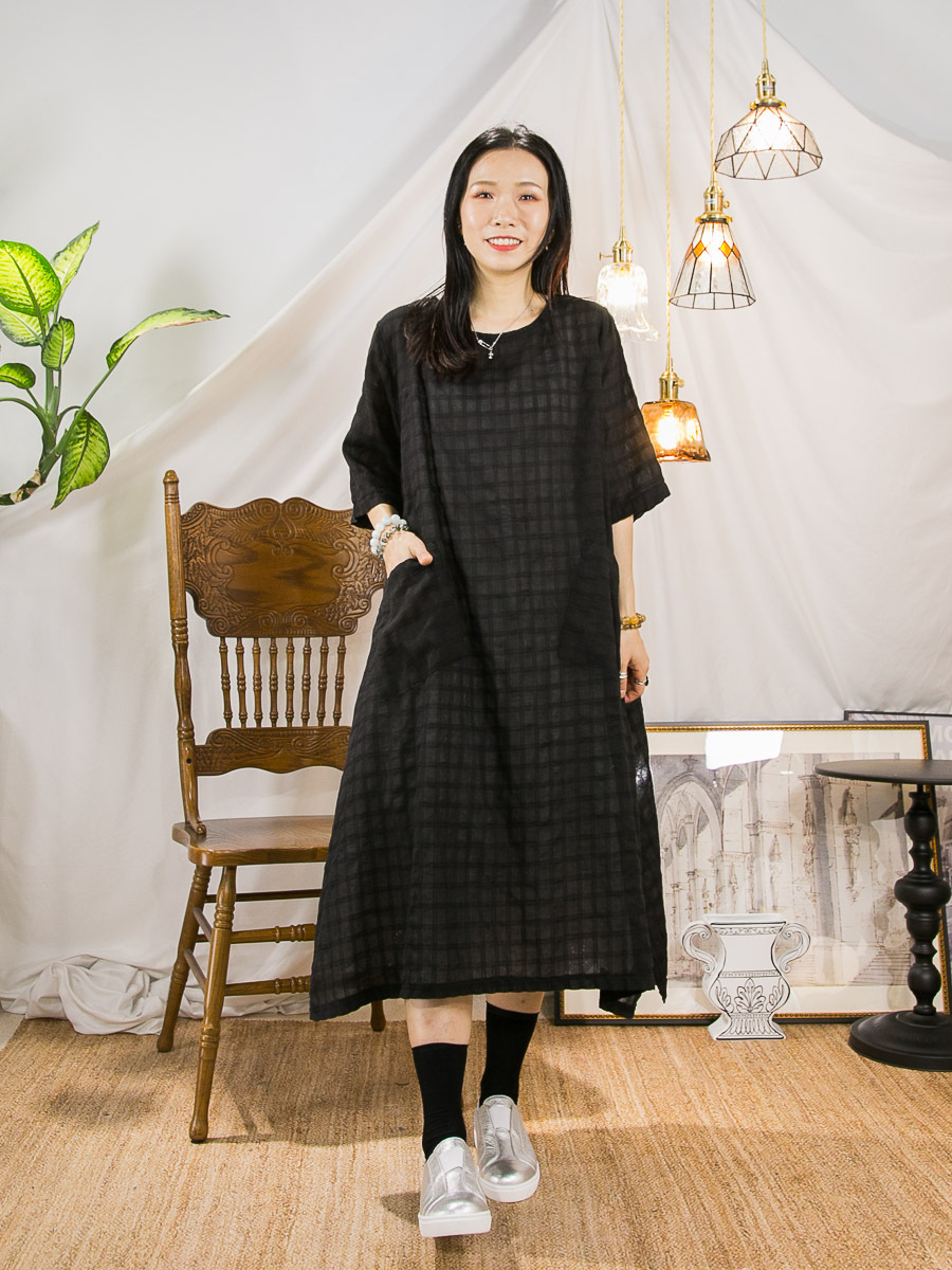 【3/4-7/4限時優惠】【3-7/4滿$1000送禮物】下擺兩旁開叉．暗格仔麻棉料TOP ＋ 橡根腰．兩層LACE刺繡．恤衫料半截裙 (有厘布) (SET)