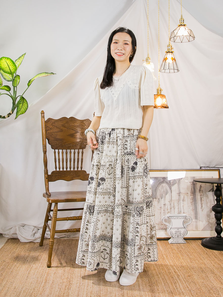 【3/4-7/4限時優惠】【3-7/4滿$1000送禮物】手袖 領位 花花刺繡．直紋麻棉料TOP