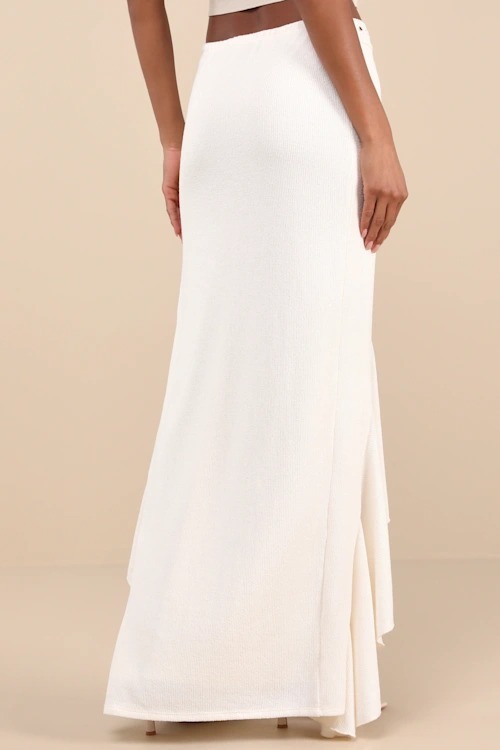 Luxe White米白色手勾針織飾邊開叉荷葉長裙