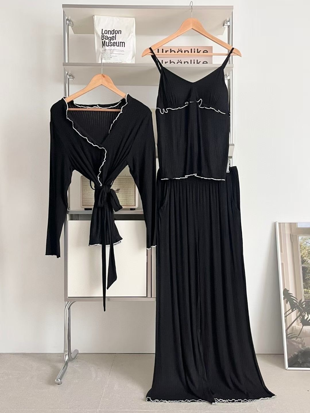 O12 莫代爾棉 三件式睡衣 (黑/灰)