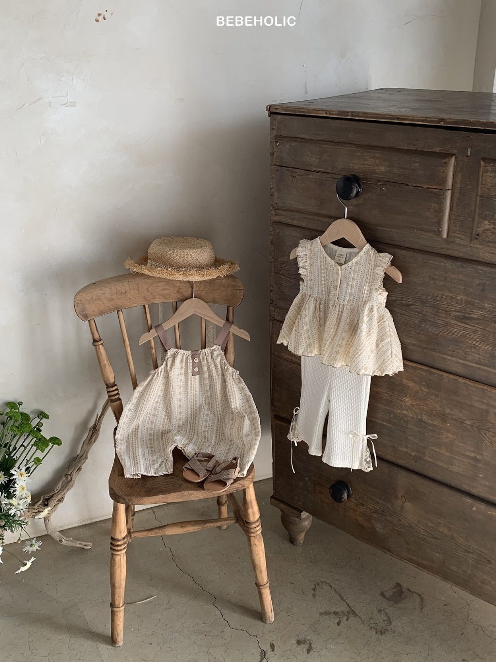 正韓夏bebeholic 嫩嬰民俗風撞色吊帶包屁衣